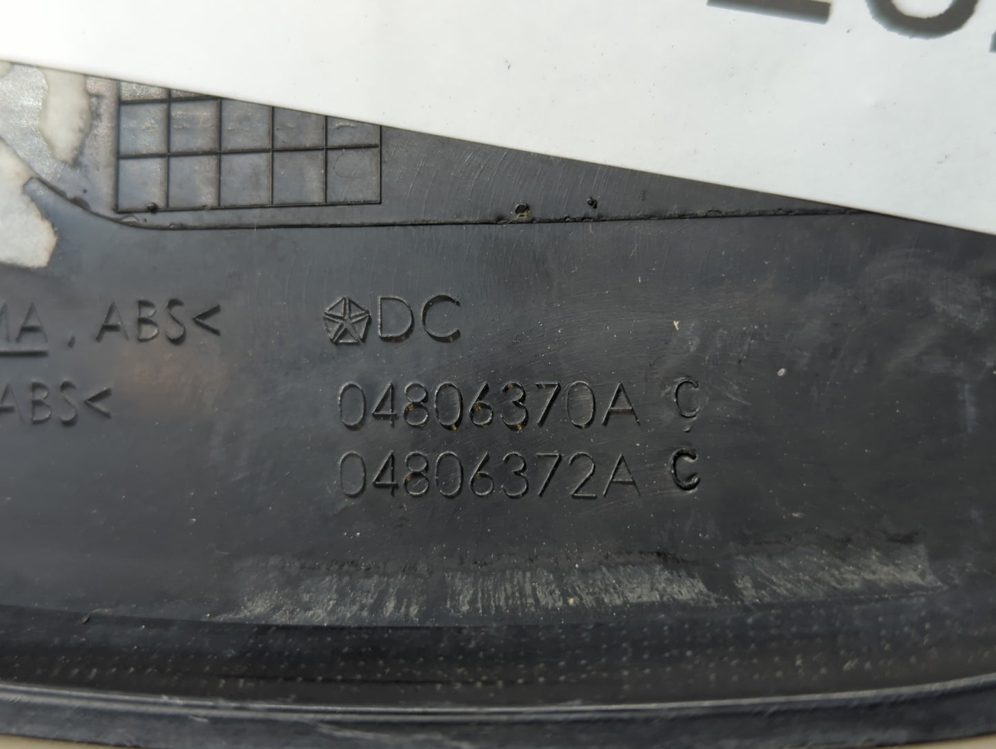 2008-2010 Chrysler 300 Tail Light Assembly Passenger Right OEM P/N:04806372AC 04806370A Fits Fits 2008 2009 2010 OEM Used Au