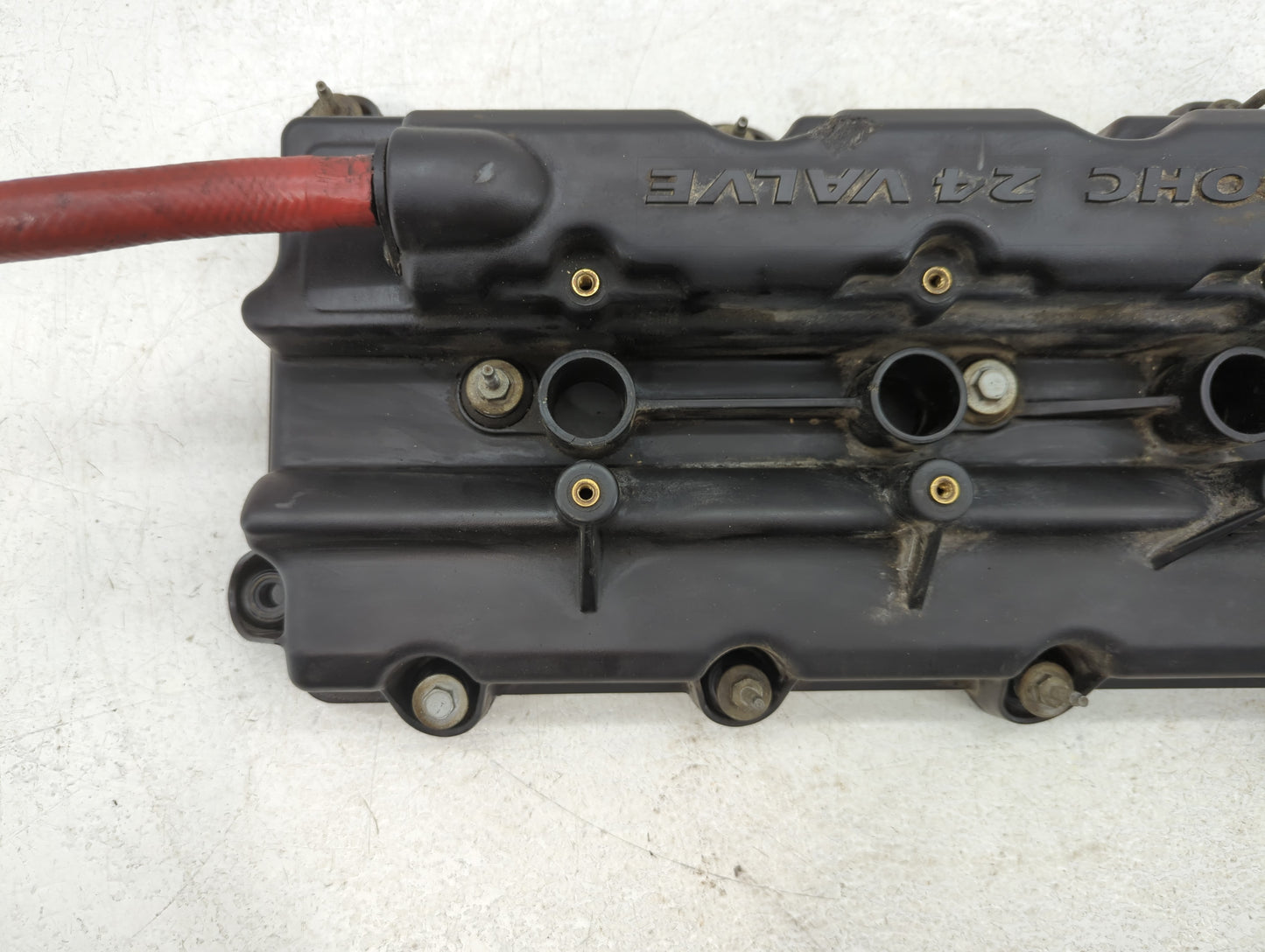 2010 Chrysler 300 Driver Left Cylinder Head Valve Cover Fits OEM Used Auto Parts - Oemusedautoparts1.com