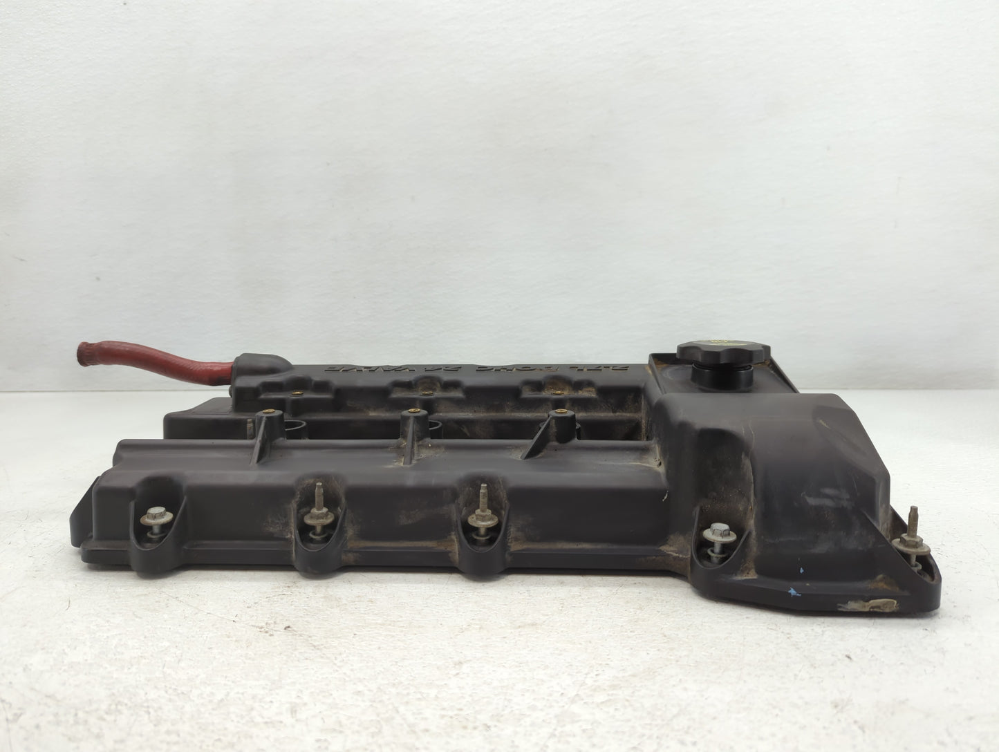 2010 Chrysler 300 Driver Left Cylinder Head Valve Cover Fits OEM Used Auto Parts - Oemusedautoparts1.com