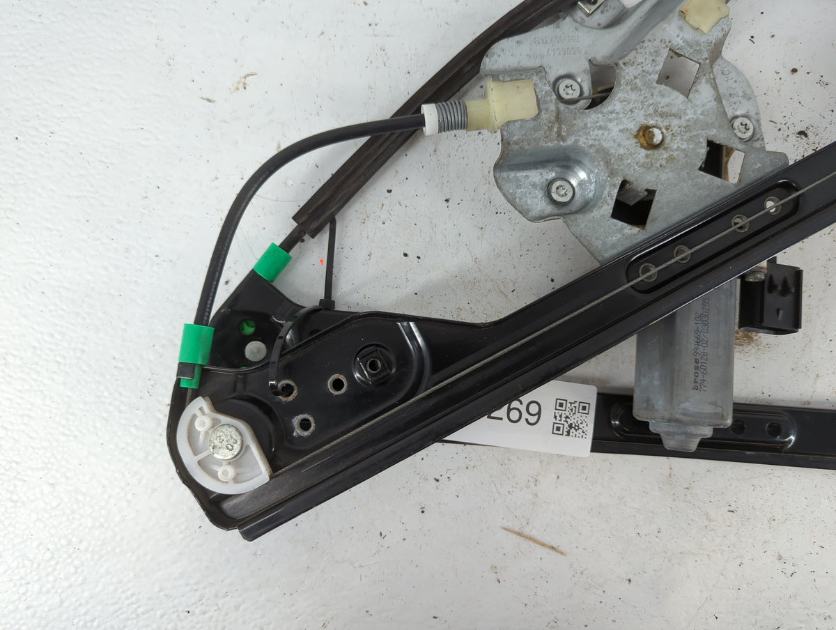 2005-2010 Chrysler 300 Used Window Regulator Passenger Front 777269 - Oemusedautoparts1.com