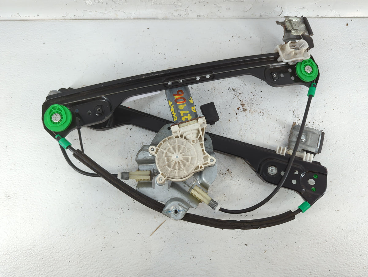 2005-2010 Chrysler 300 Used Window Regulator Passenger Front 777269 - Oemusedautoparts1.com