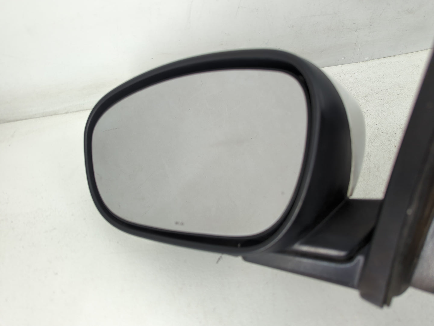 2006-2010 Chrysler 300 Side Mirror Replacement Driver Left View Door Mirror P/N:E11015628 Fits Fits 2006 2007 2008 2009 2010