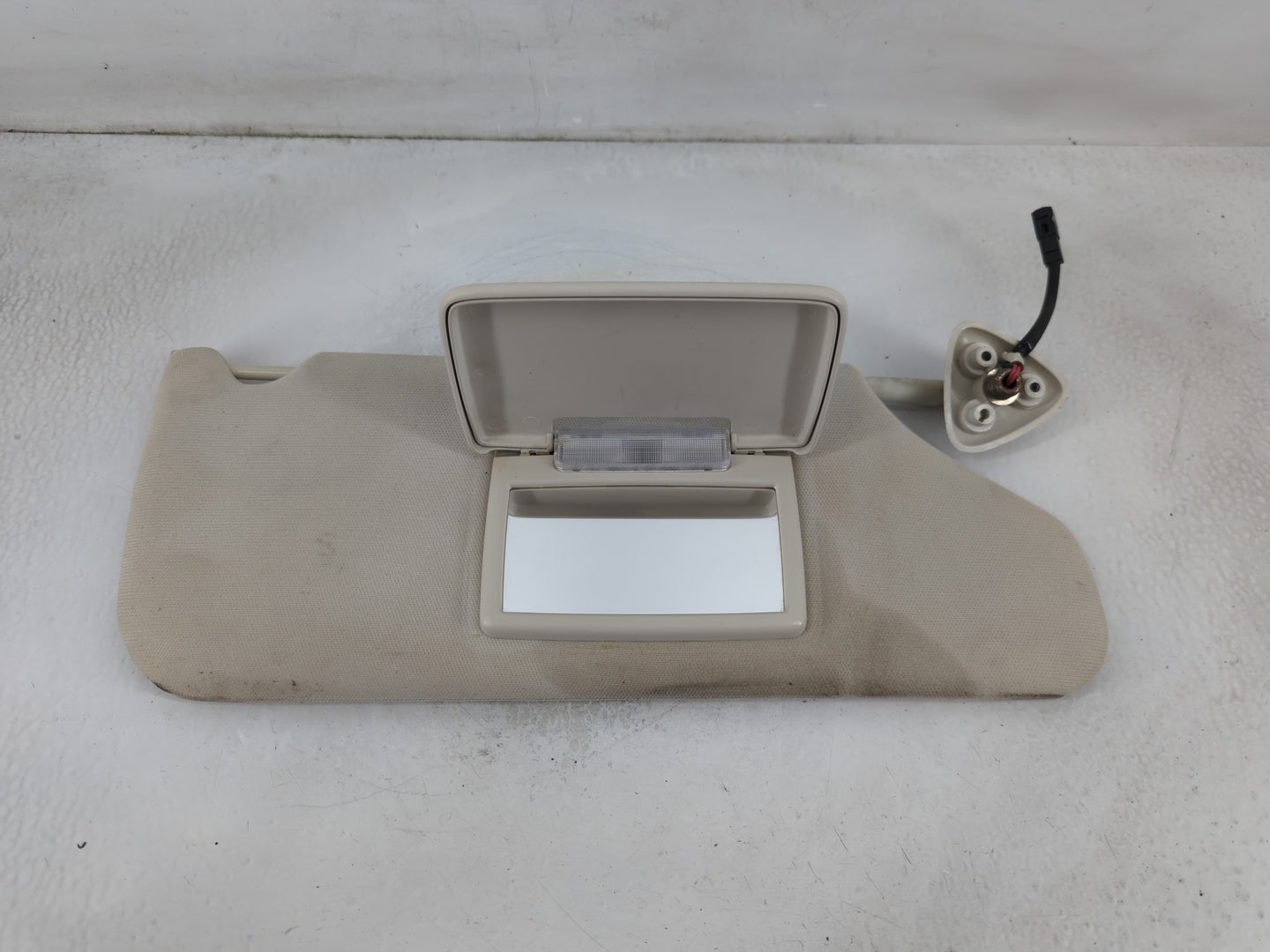 2008-2010 Chrysler 300 Sun Visor Shade Replacement Passenger Right Mirror Fits Fits 2008 2009 2010 OEM Used Auto Parts - Oem