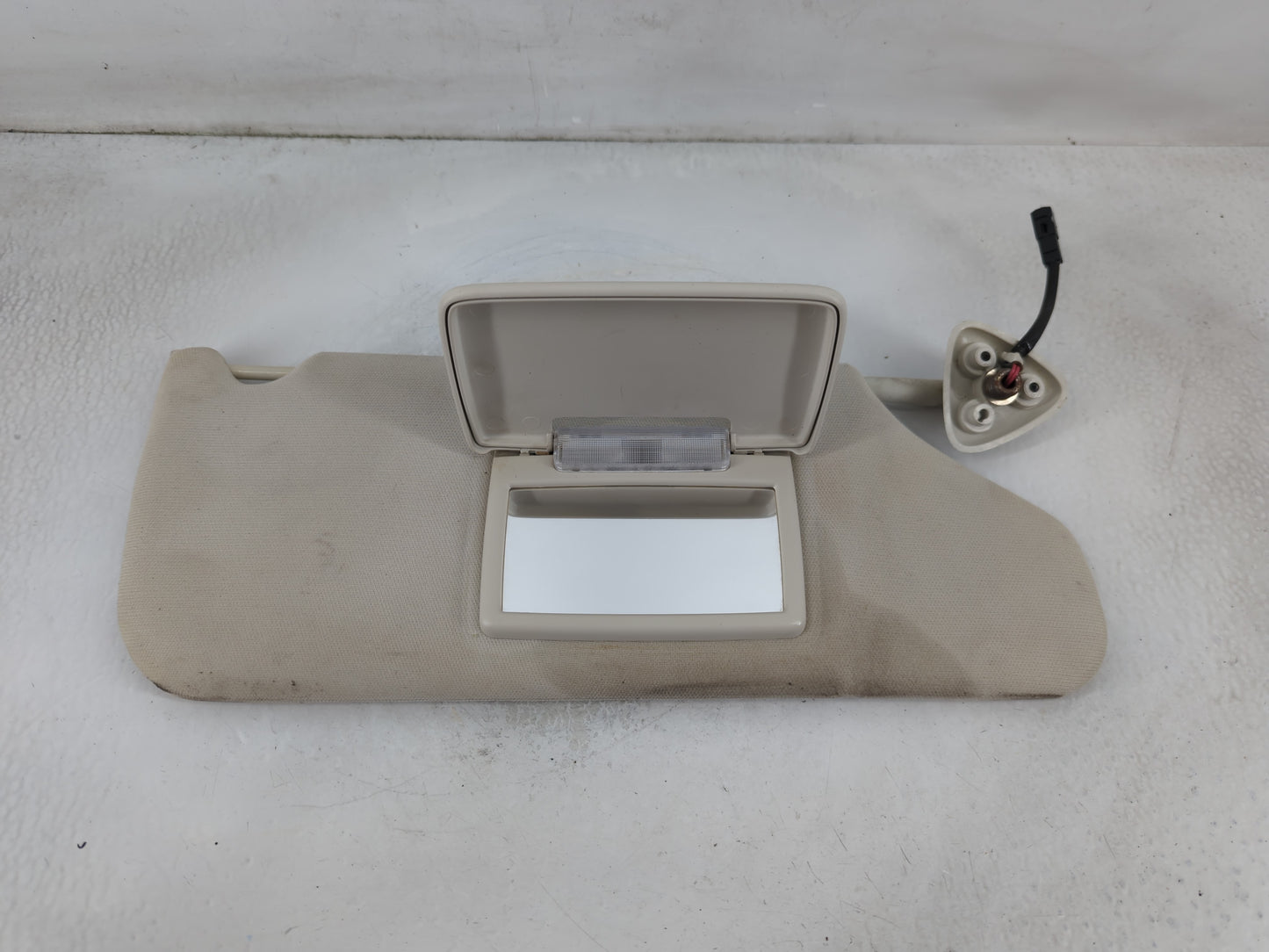 2008-2010 Chrysler 300 Sun Visor Shade Replacement Passenger Right Mirror Fits Fits 2008 2009 2010 OEM Used Auto Parts - Oem
