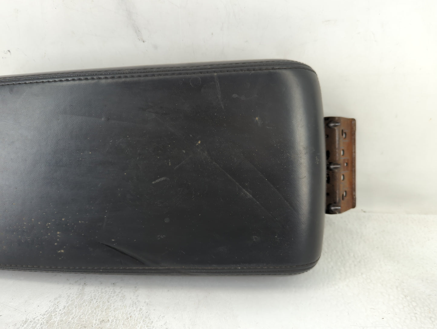 2008-2010 Chrysler 300 Center Console Armrest Cover Lid P/N:1163250DX9AB Fits Fits 2008 2009 2010 OEM Used Auto Parts - Oemu