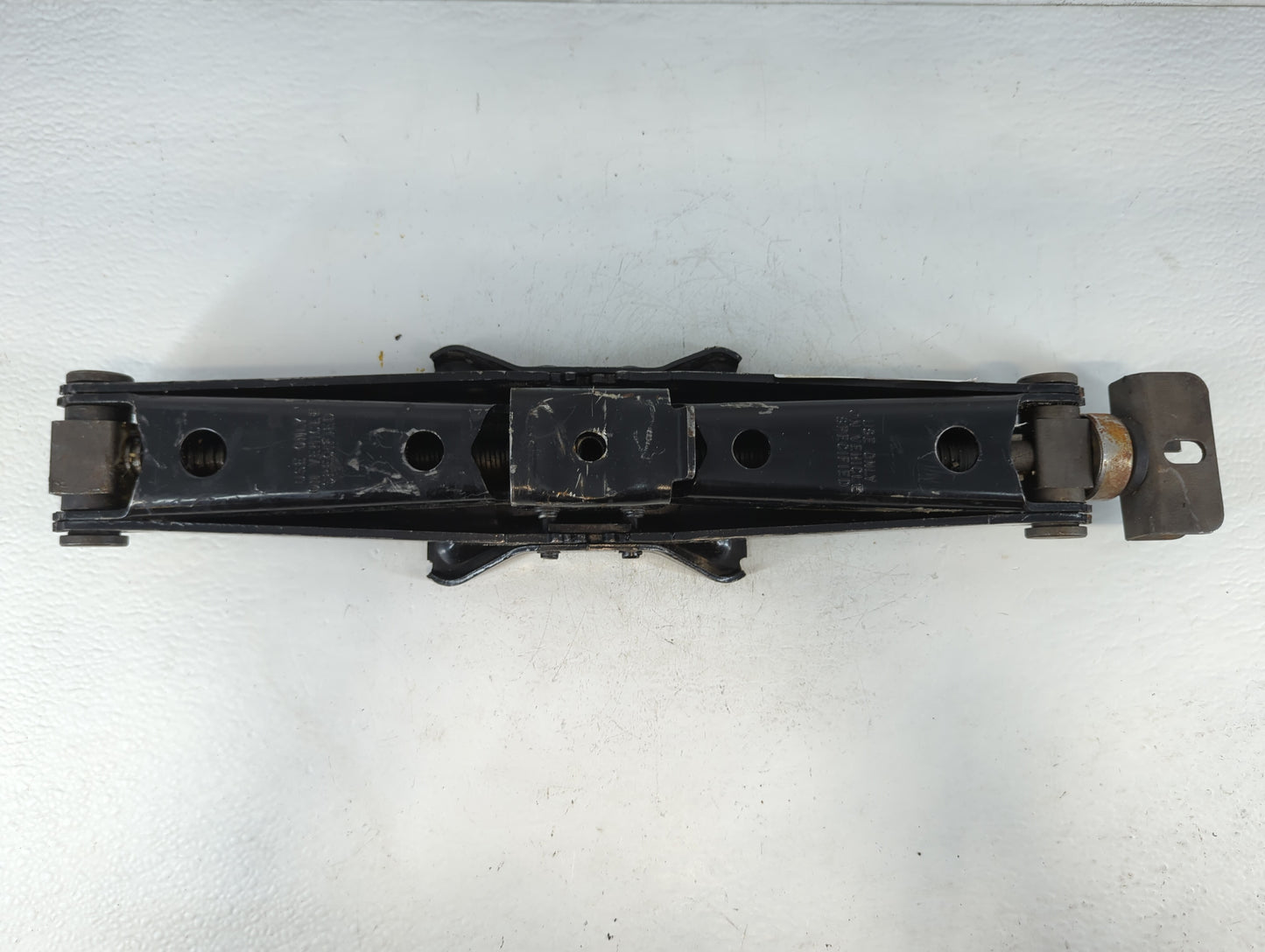 2010 Chrysler 300 Spare Scissor Car Jack - Oemusedautoparts1.com