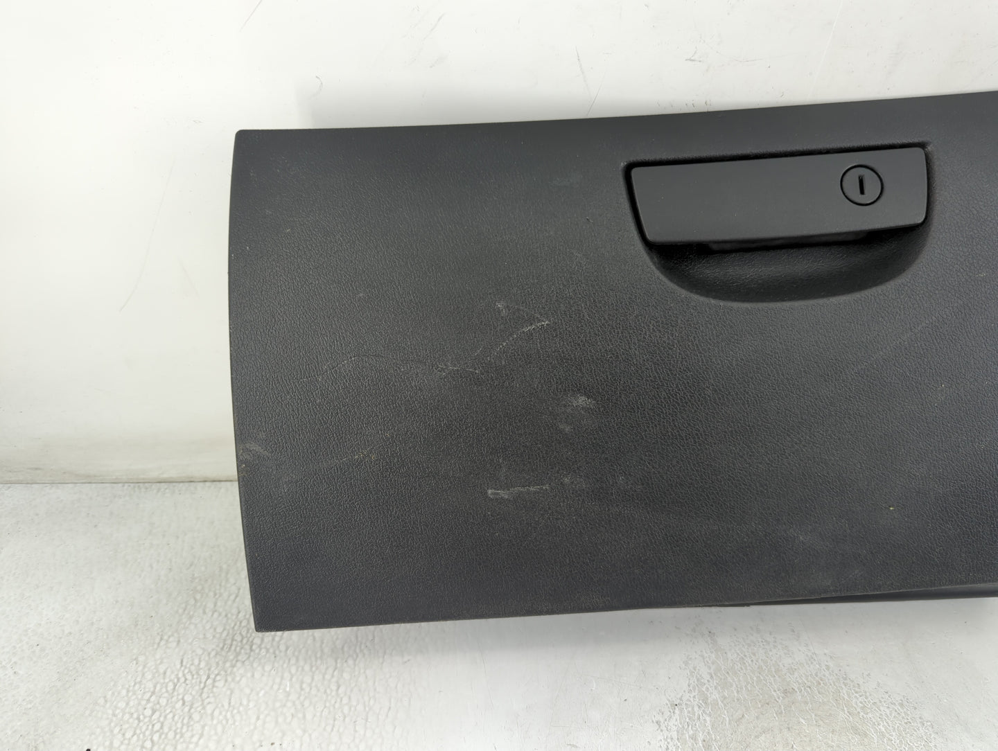 2010 Chrysler 300 Passenger Glove Box Door Storage Compartment - Oemusedautoparts1.com