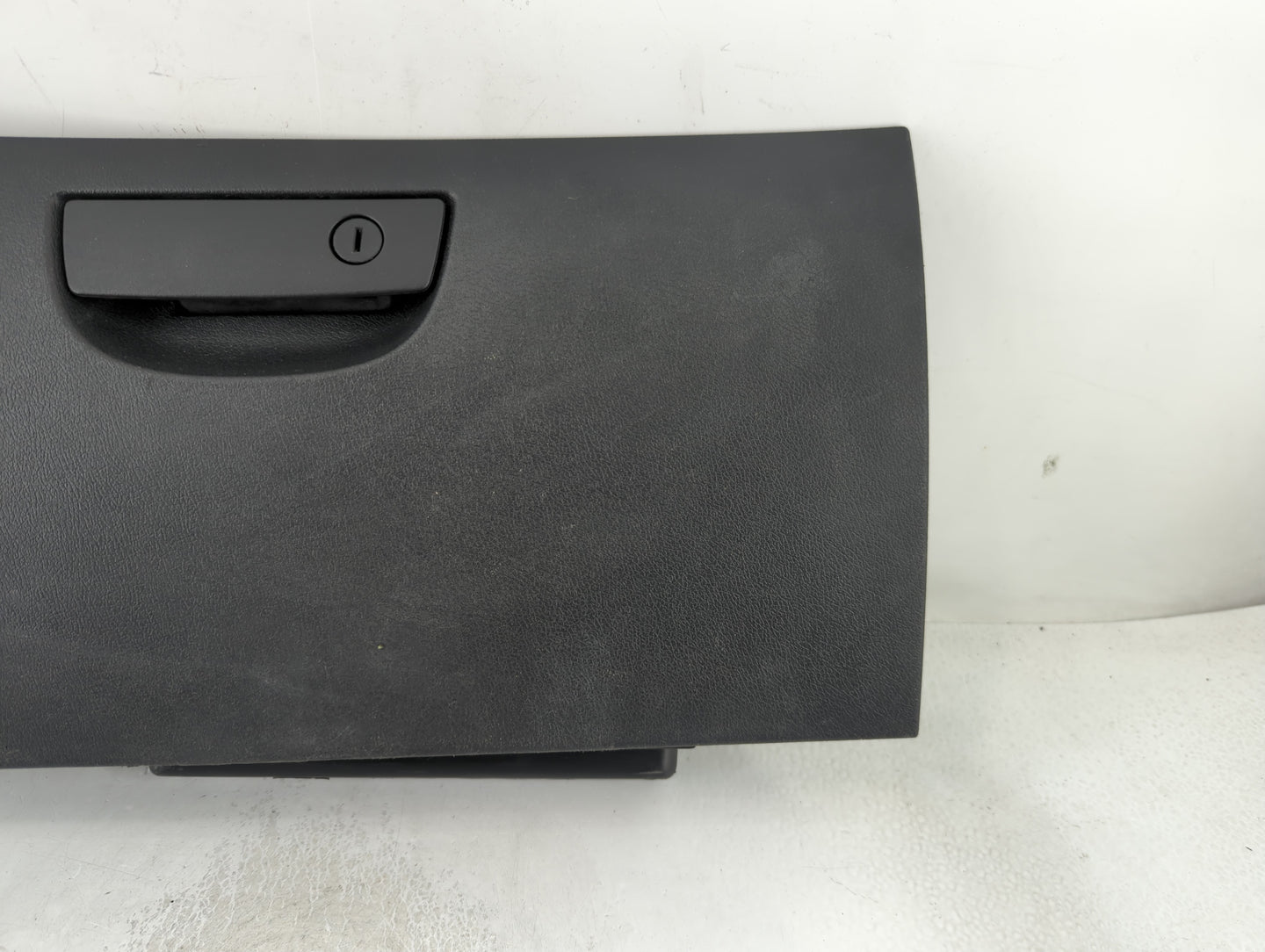 2010 Chrysler 300 Passenger Glove Box Door Storage Compartment - Oemusedautoparts1.com
