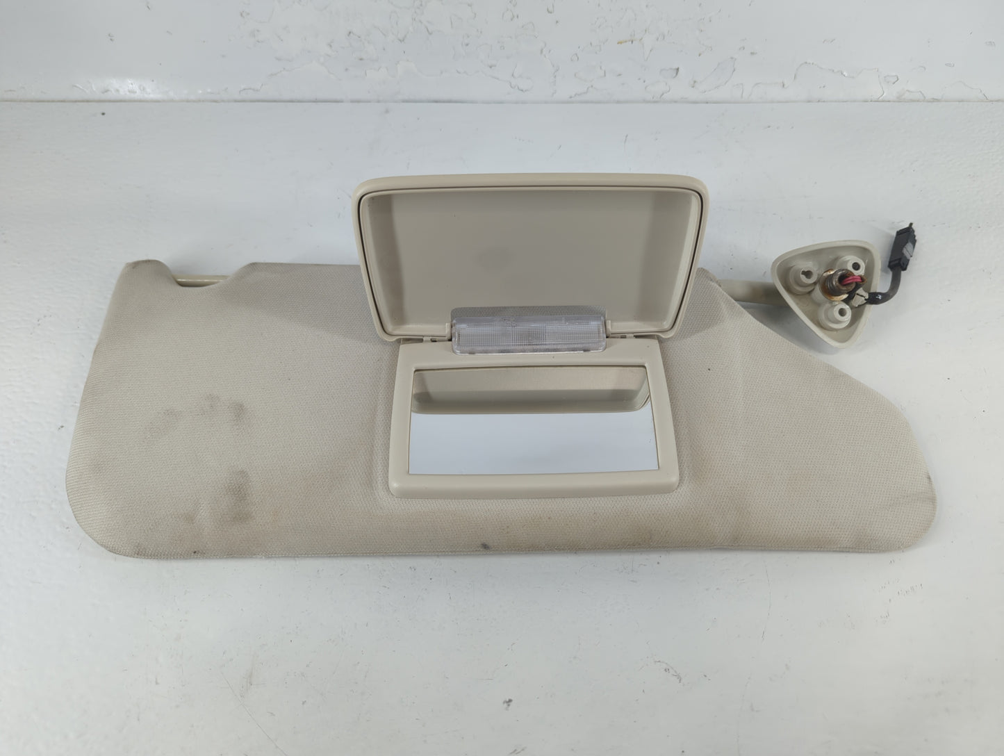 2008-2010 Chrysler 300 Sun Visor Shade Replacement Passenger Right Mirror Fits Fits 2008 2009 2010 OEM Used Auto Parts - Oem