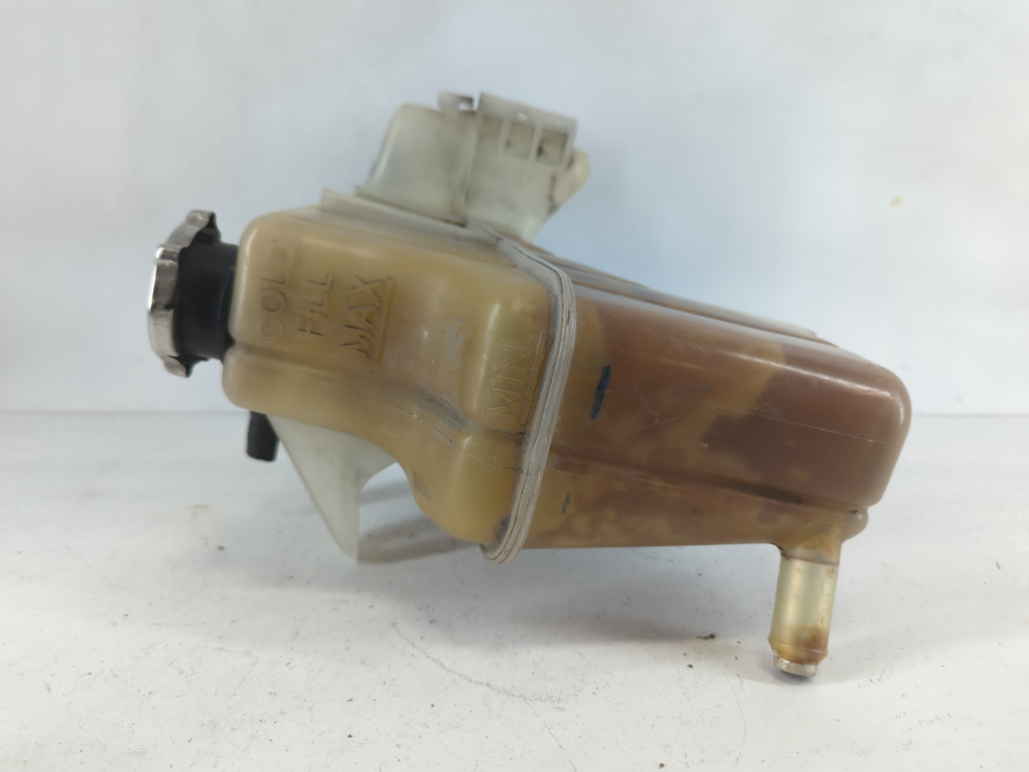 2006-2010 Chrysler 300 Radiator Coolant Overflow Expansion Tank Bottle - Oemusedautoparts1.com