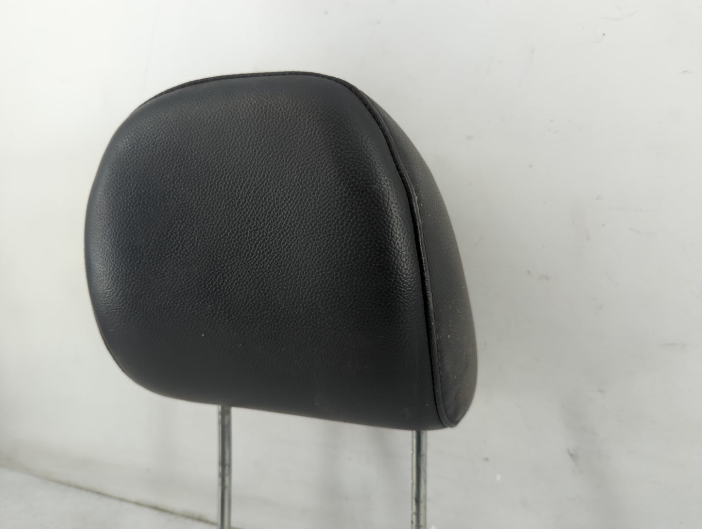 2008-2010 Chrysler 300 Headrest Head Rest Front Driver Passenger Seat Fits Fits 2008 2009 2010 OEM Used Auto Parts - Oemused