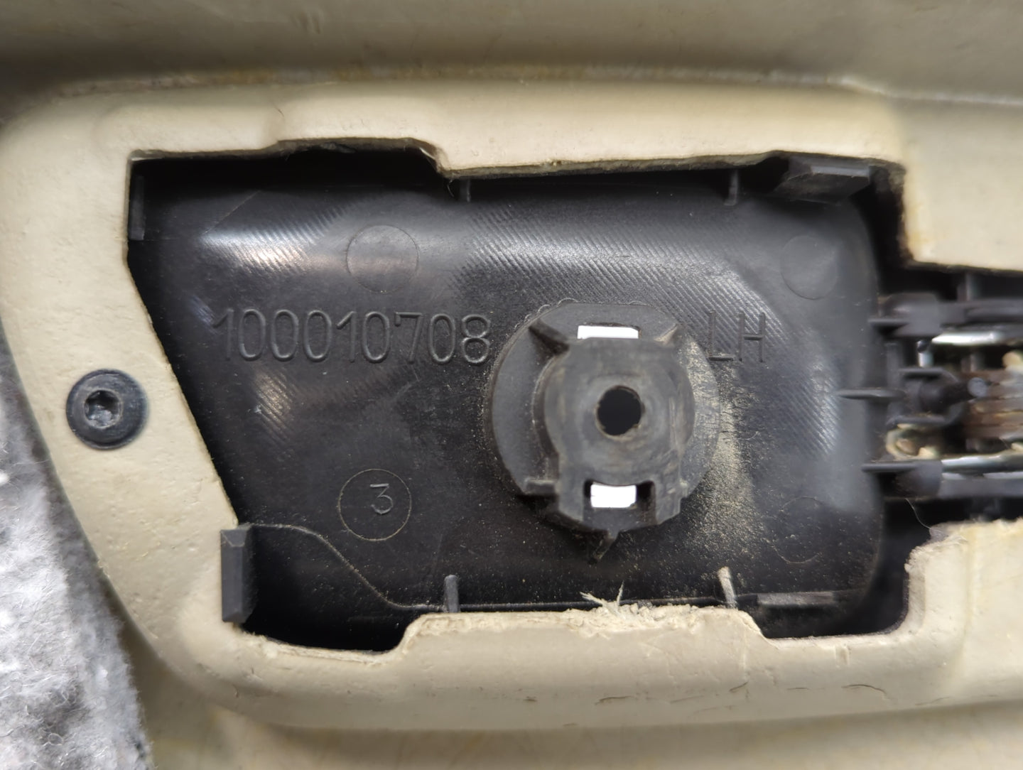 2010 Chrysler 300c Front Left Driver Interior Door Panel Trim - Oemusedautoparts1.com