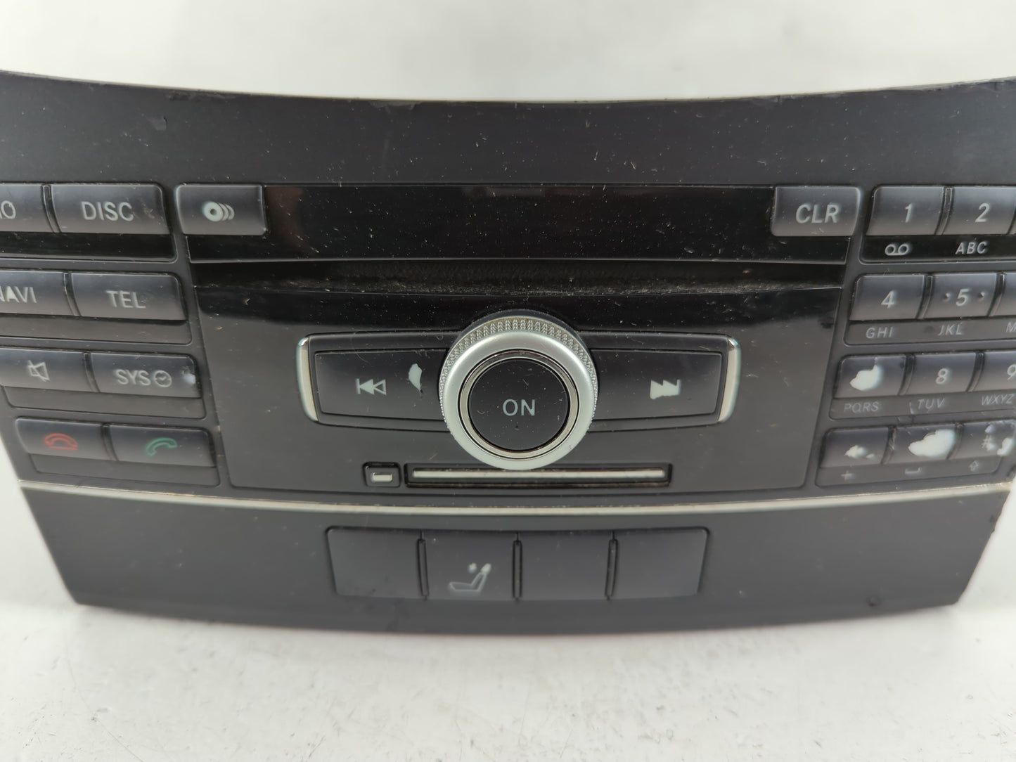 2010 Chrysler E Class Radio AM FM Cd Player Receiver Replacement P/N:A 212 906 8200 Fits OEM Used Auto Parts - Oemusedautopa
