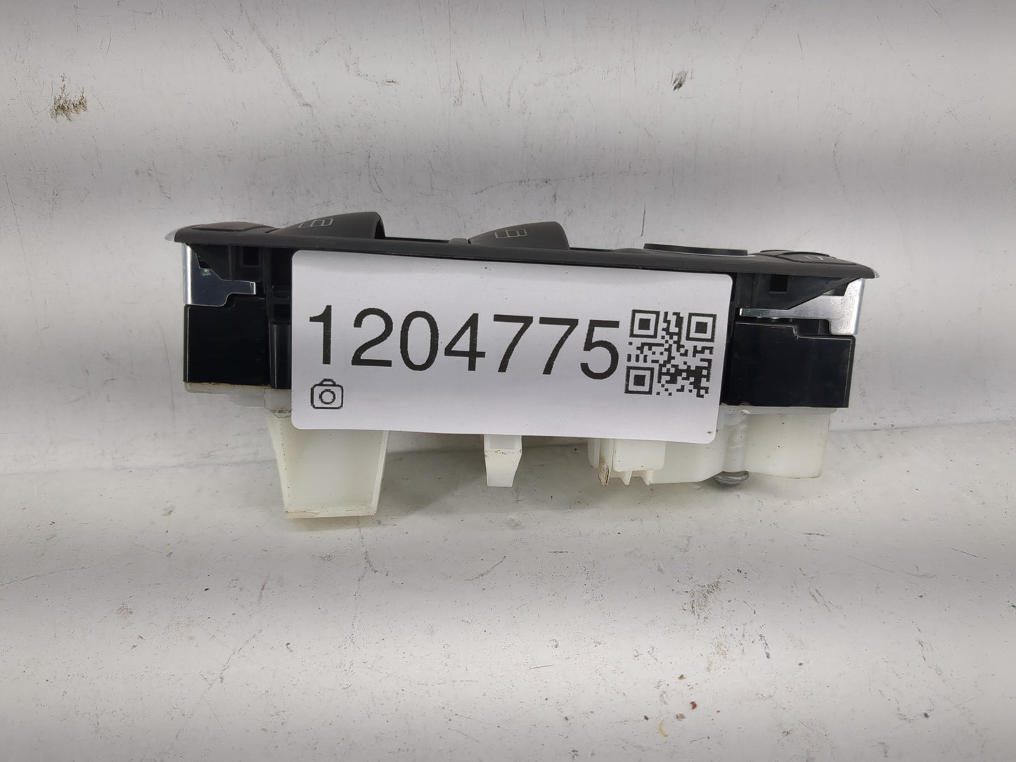 2010 Chrysler E Class Master Power Window Switch Replacement Driver Side Left P/N:DCA 204 905 Fits OEM Used Auto Parts - Oem