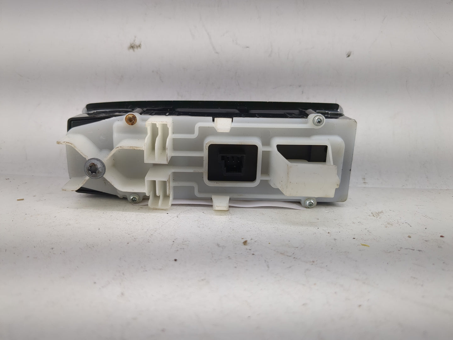 2010 Chrysler E Class Master Power Window Switch Replacement Driver Side Left P/N:DCA 204 905 Fits OEM Used Auto Parts - Oem
