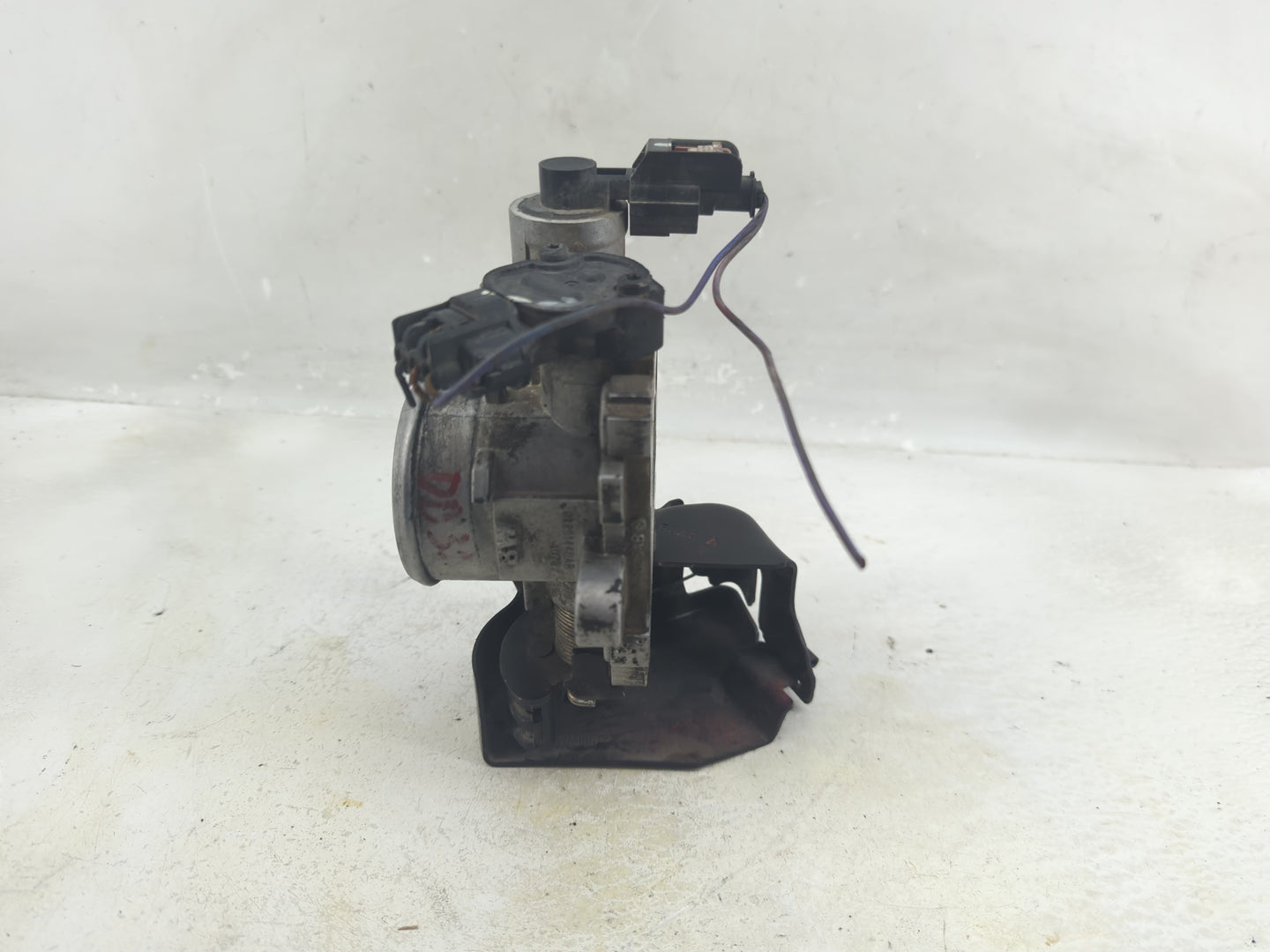 2004-2010 Chrysler Pt Cruiser Throttle Body P/N:04891440AB Fits Fits 2004 2005 2006 2007 2008 2009 2010 OEM Used Auto Parts 
