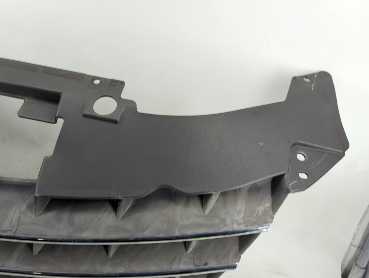 2007-2010 Chrysler Sebring Front Grille Bumper Not Included - Oemusedautoparts1.com