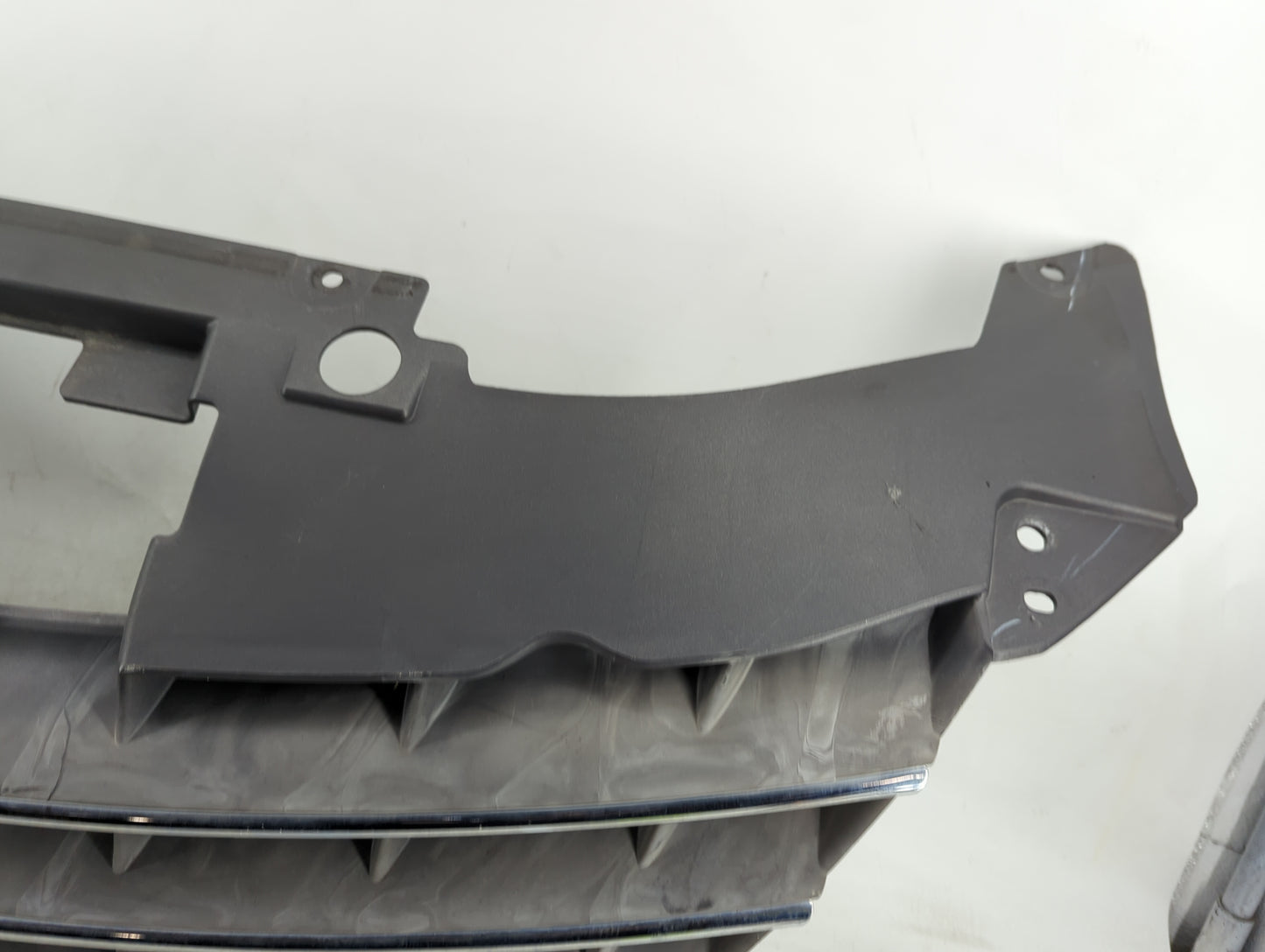 2007-2010 Chrysler Sebring Front Grille Bumper Not Included - Oemusedautoparts1.com