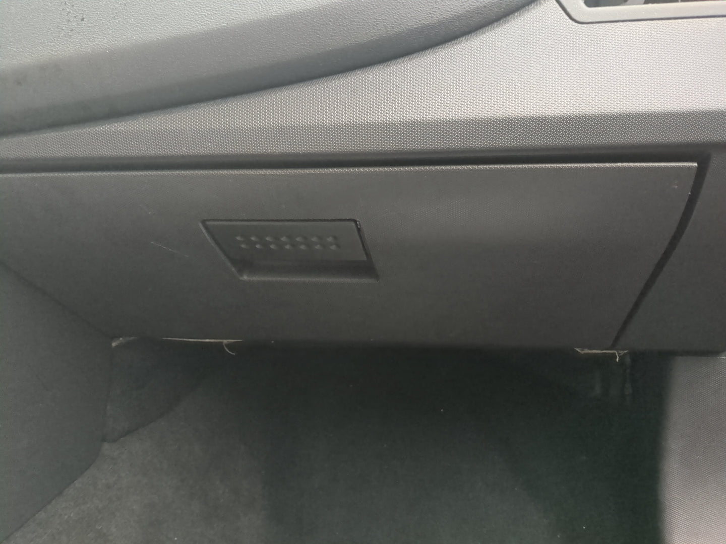 2010 Chrysler Sebring Passenger Glove Box Door Storage Compartment 1055587 - Oemusedautoparts1.com