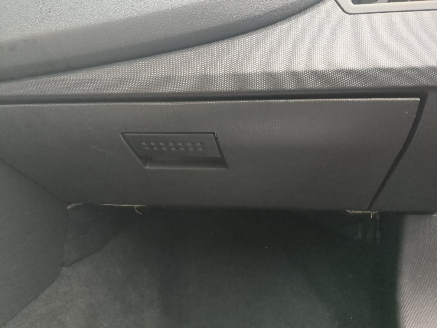 2010 Chrysler Sebring Passenger Glove Box Door Storage Compartment 1055587 - Oemusedautoparts1.com