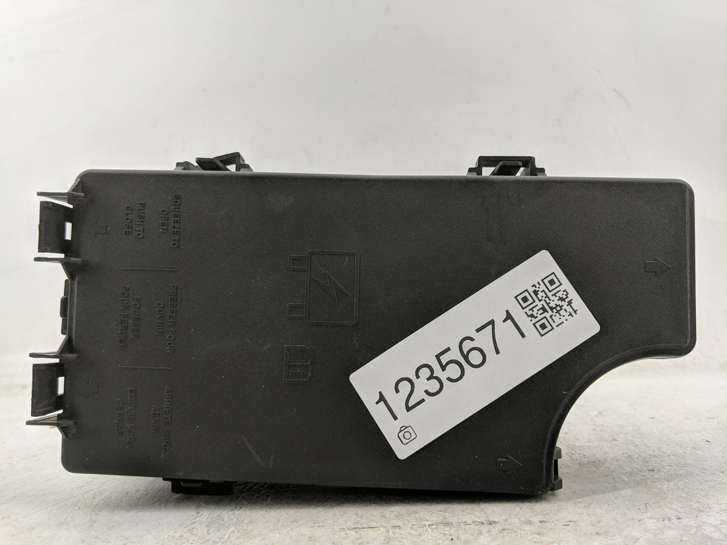 2010-2010 Chrysler Sebring Fusebox Fuse Box Relay Module Tipm R4692777ab - Oemusedautoparts1.com