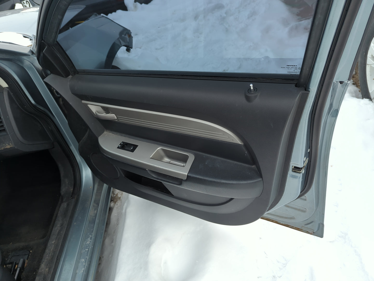 2010 Chrysler Sebring Front Right Passenger Interior Door Panel Trim 1362578 - Oemusedautoparts1.com