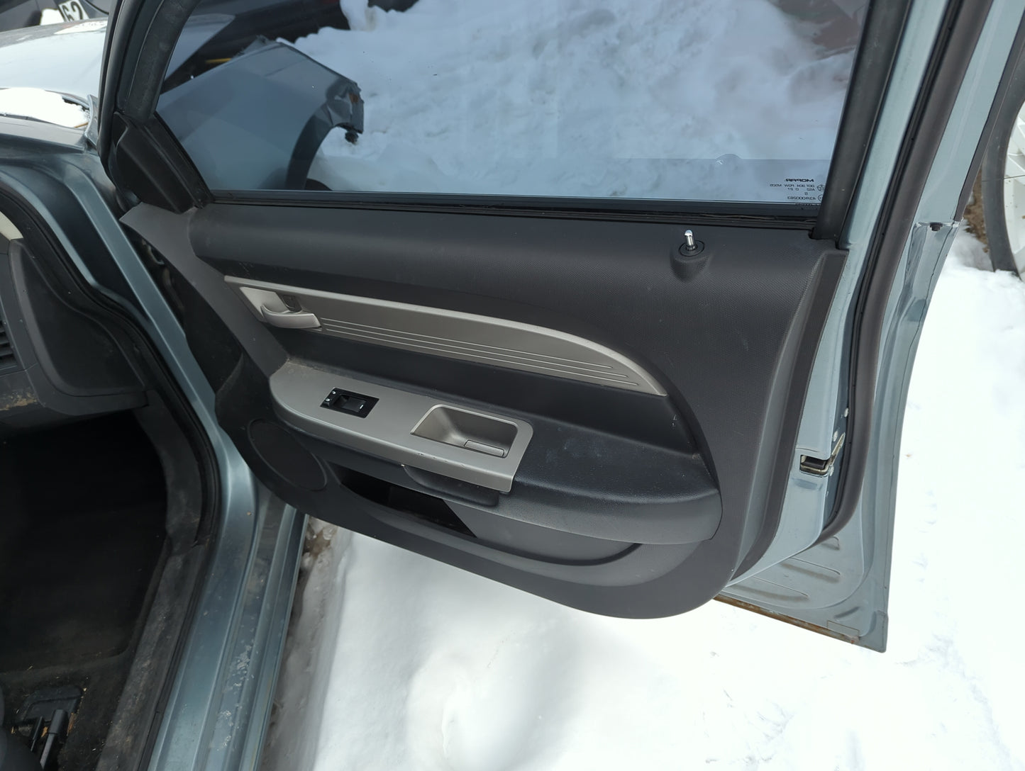 2010 Chrysler Sebring Front Right Passenger Interior Door Panel Trim 1362578 - Oemusedautoparts1.com