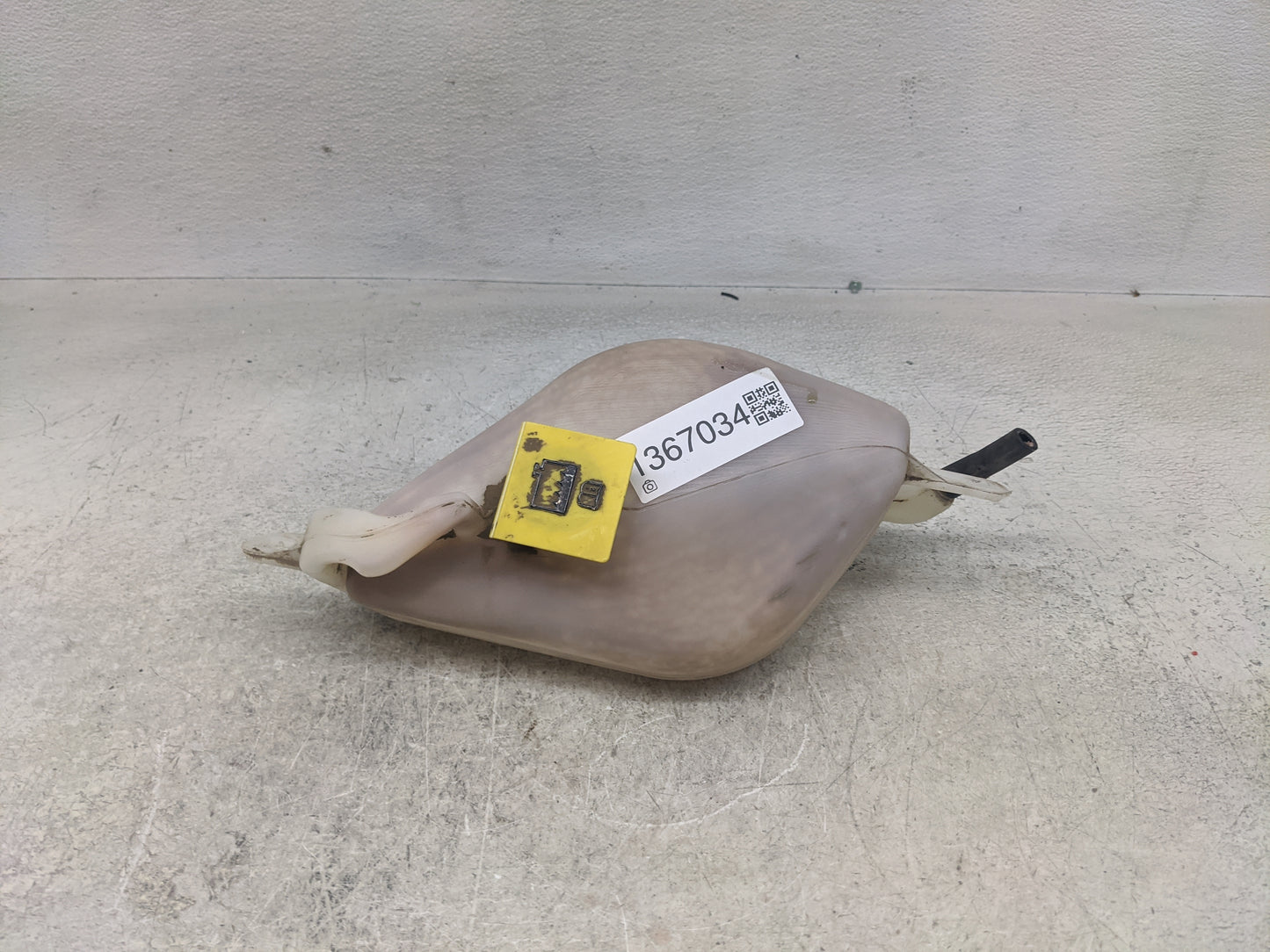 2007 Chrysler Sebring Radiator Coolant Overflow Expansion Tank Bottle 1367034 - Oemusedautoparts1.com