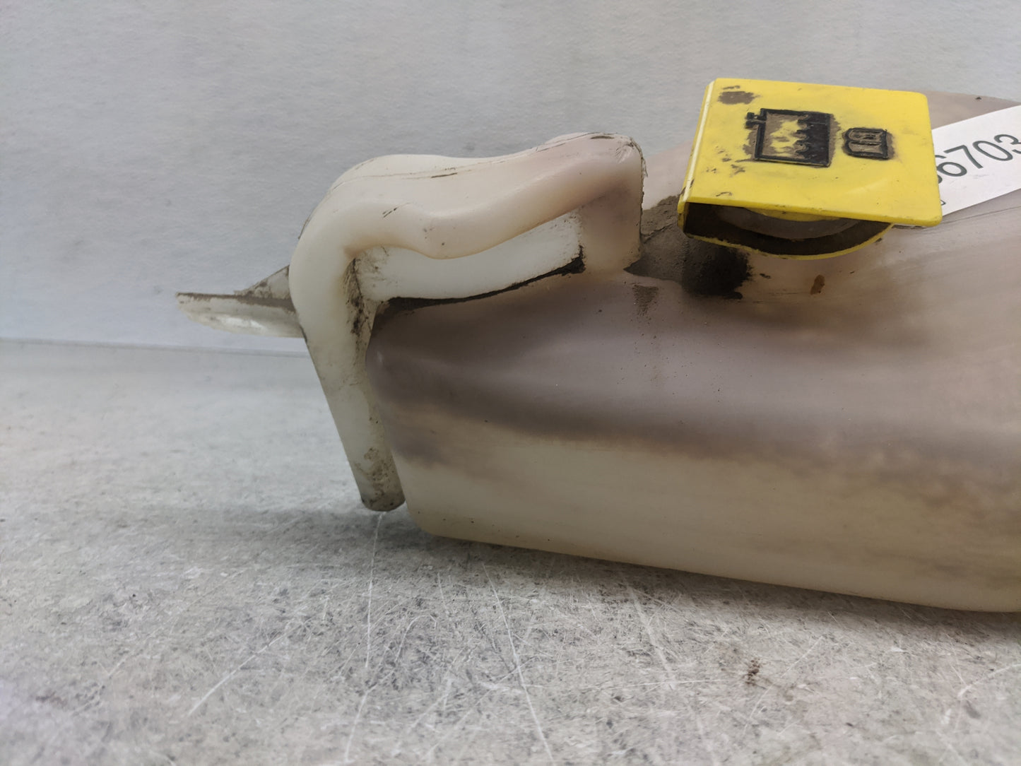2007 Chrysler Sebring Radiator Coolant Overflow Expansion Tank Bottle 1367034 - Oemusedautoparts1.com