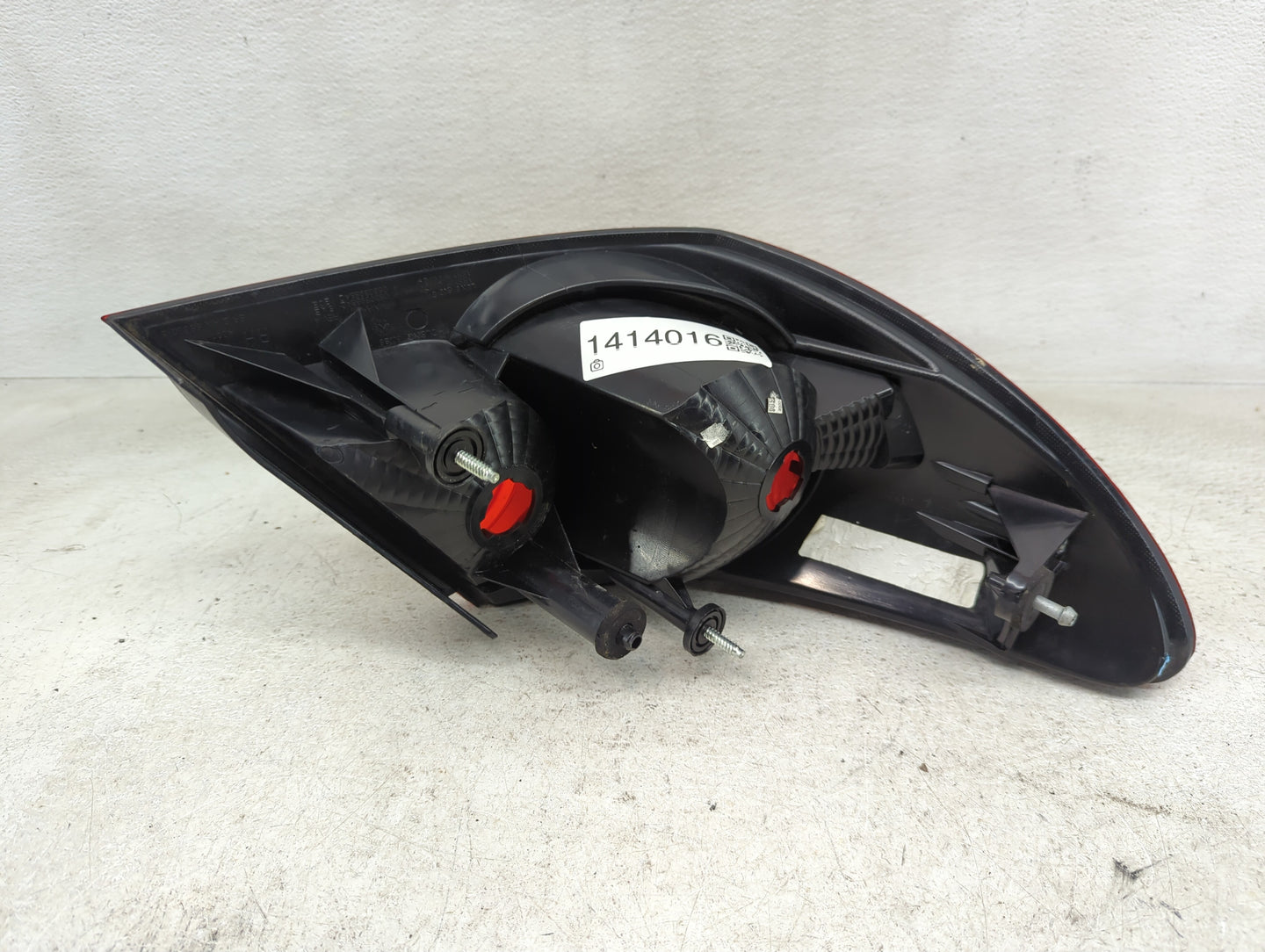 2009-2010 Chrysler Sebring Tail Light Assembly Passenger Right OEM P/N:05303986AD Fits Fits 2009 2010 OEM Used Auto Parts - 