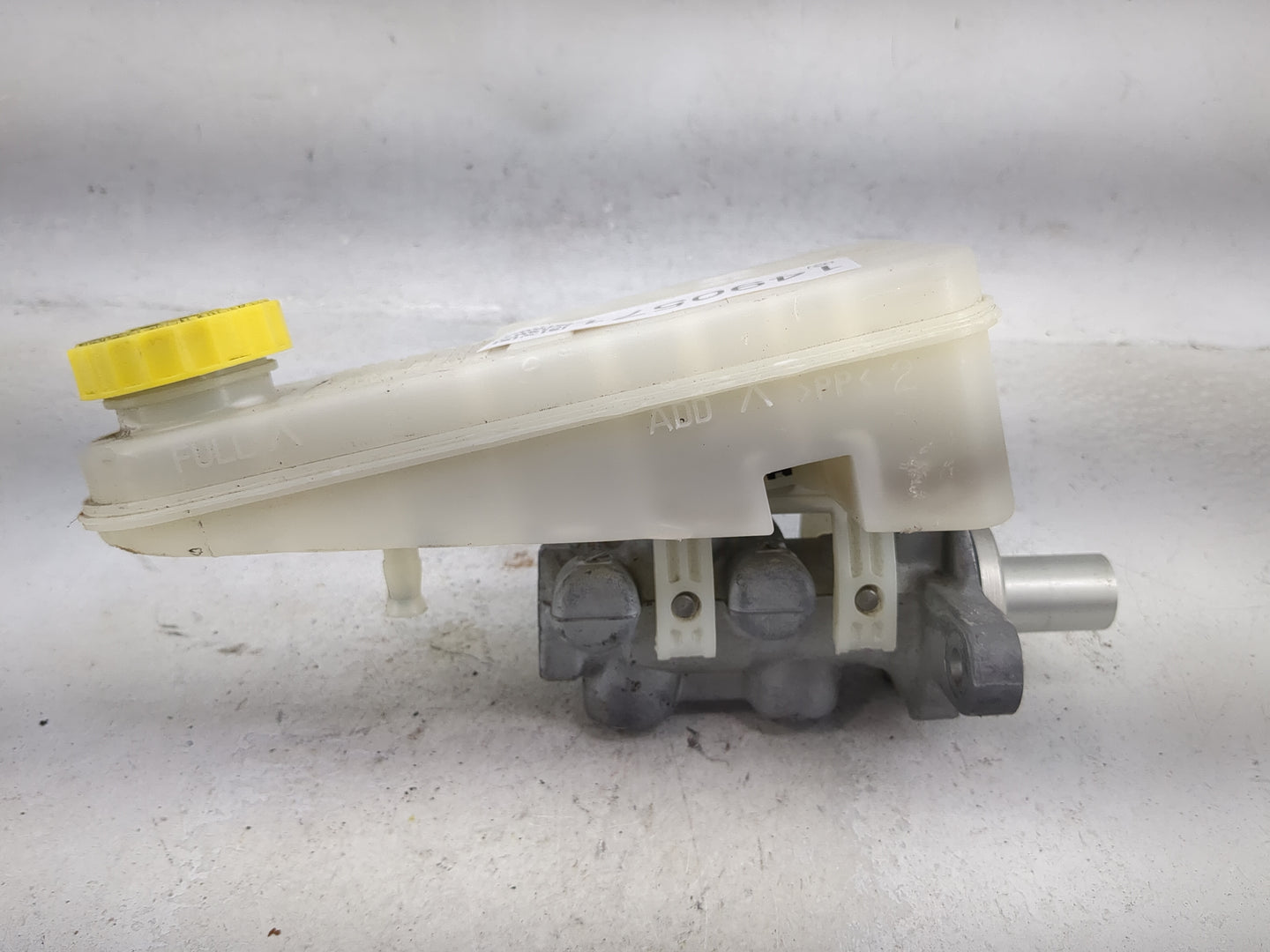 2007-2010 Chrysler Sebring Brake Master Cylinder 1490571 - Oemusedautoparts1.com