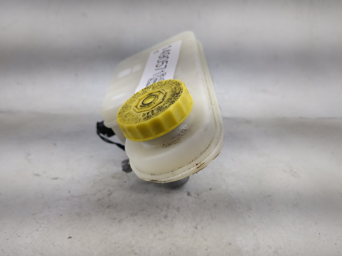 2007-2010 Chrysler Sebring Brake Master Cylinder 1490571 - Oemusedautoparts1.com