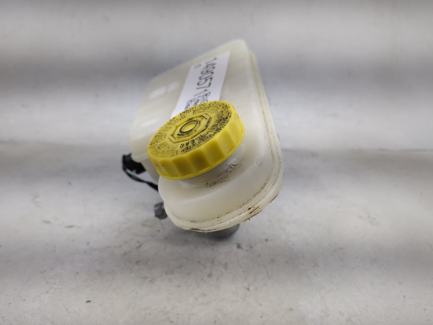 2007-2010 Chrysler Sebring Brake Master Cylinder 1490571 - Oemusedautoparts1.com