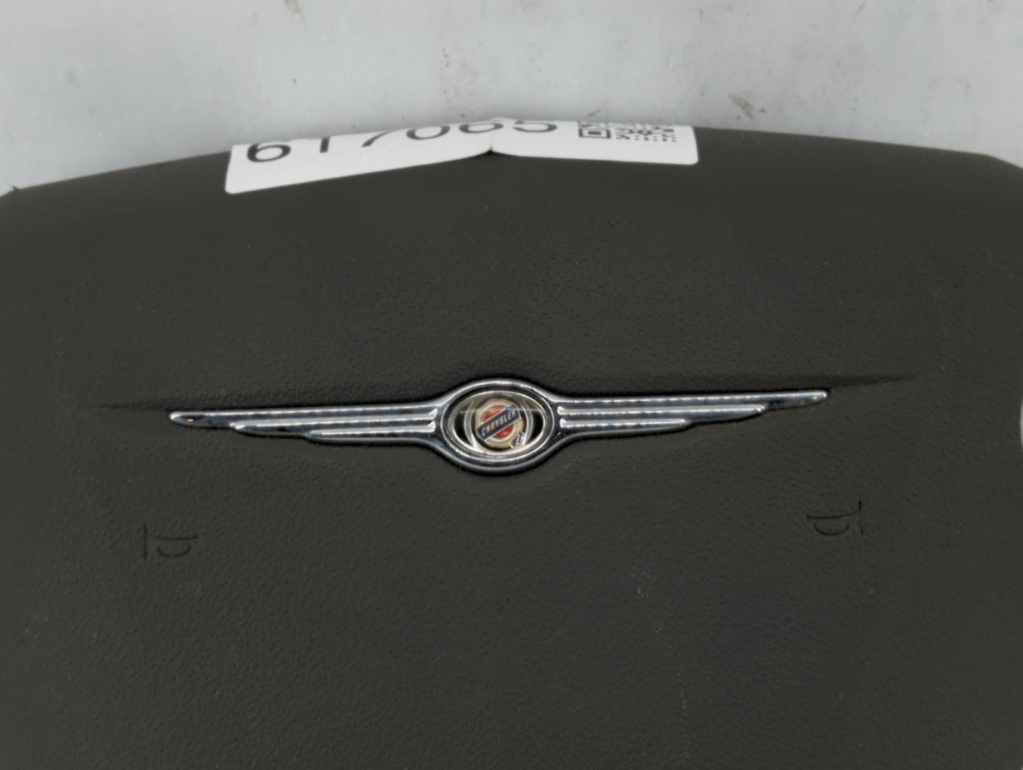 2010 Chrysler Sebring Air Bag Driver Left Steering Wheel Mounted Fits OEM Used Auto Parts - Oemusedautoparts1.com