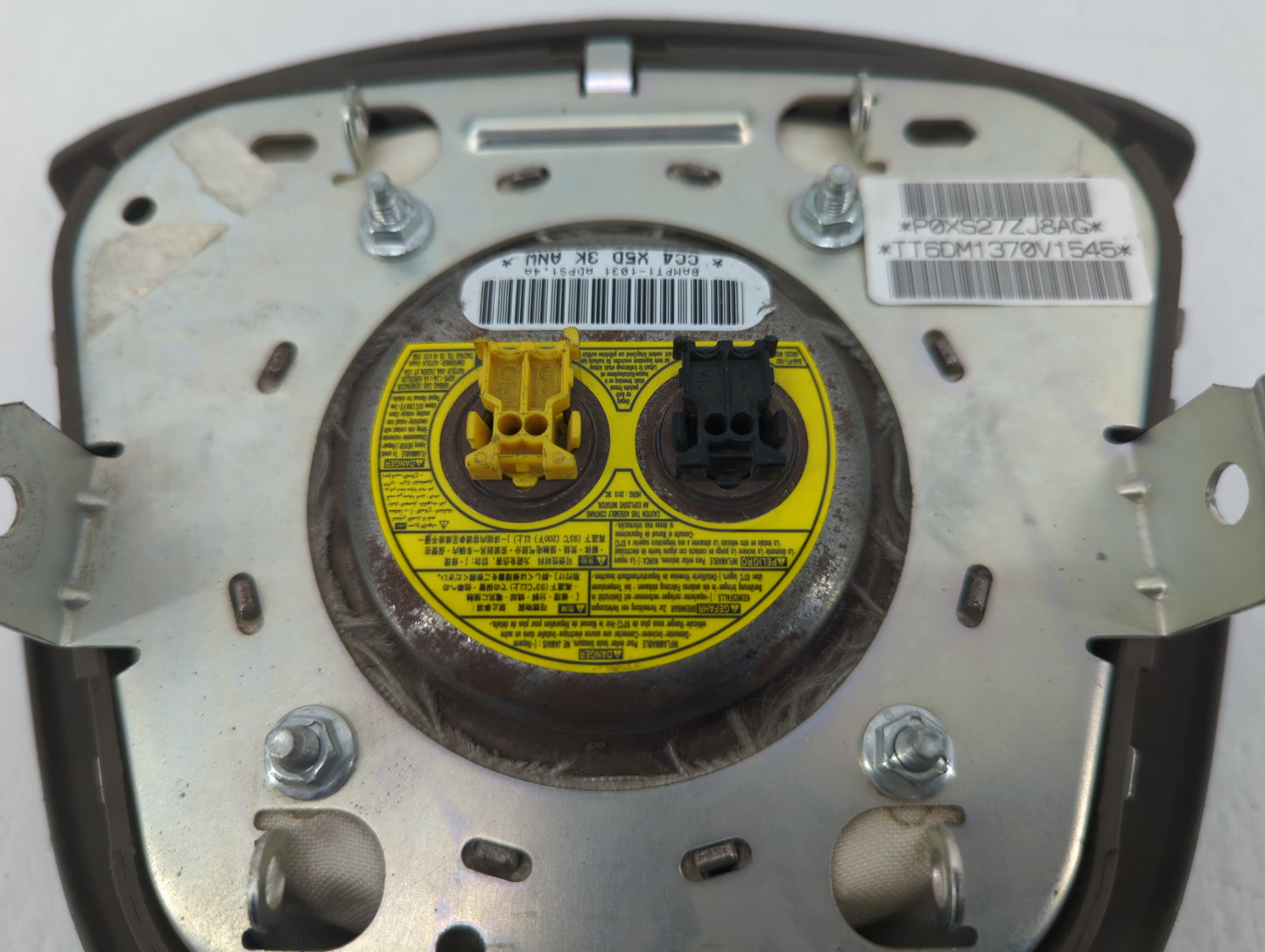 2010 Chrysler Sebring Air Bag Driver Left Steering Wheel Mounted Fits OEM Used Auto Parts - Oemusedautoparts1.com