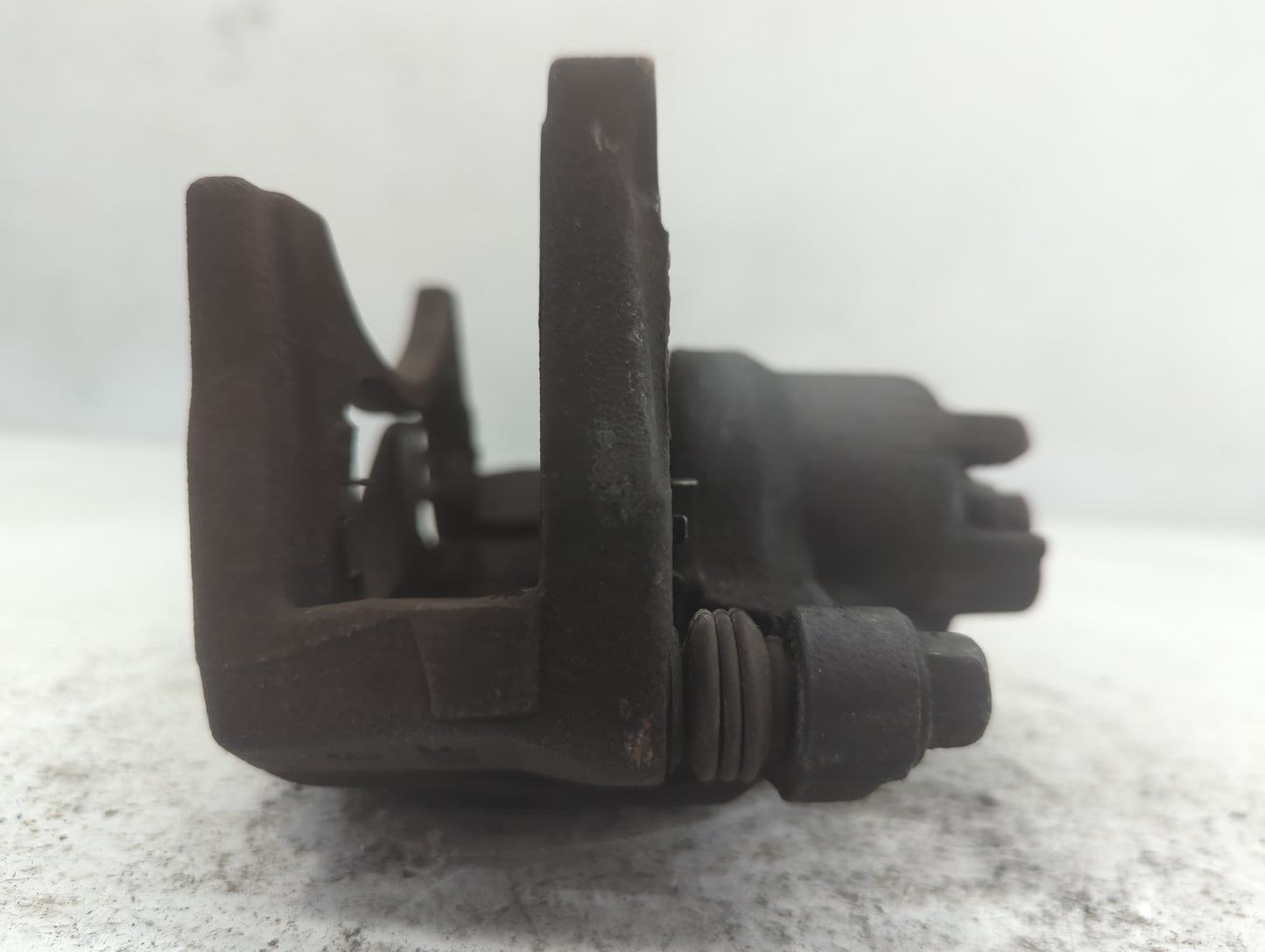 2007-2010 Chrysler Sebring Front Driver Left Brake Caliper - Oemusedautoparts1.com