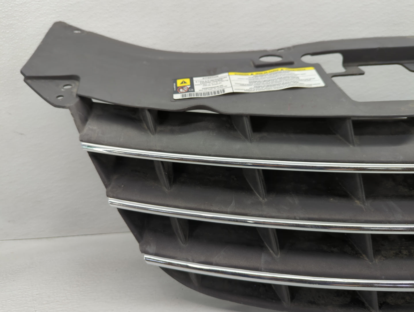 2007-2010 Chrysler Sebring Front Grille Bumper Not Included - Oemusedautoparts1.com
