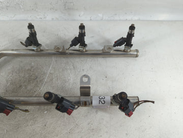 2010 Chrysler Sebring Fuel Injectors P/N:383353 1581AC Fits OEM Used Auto Parts