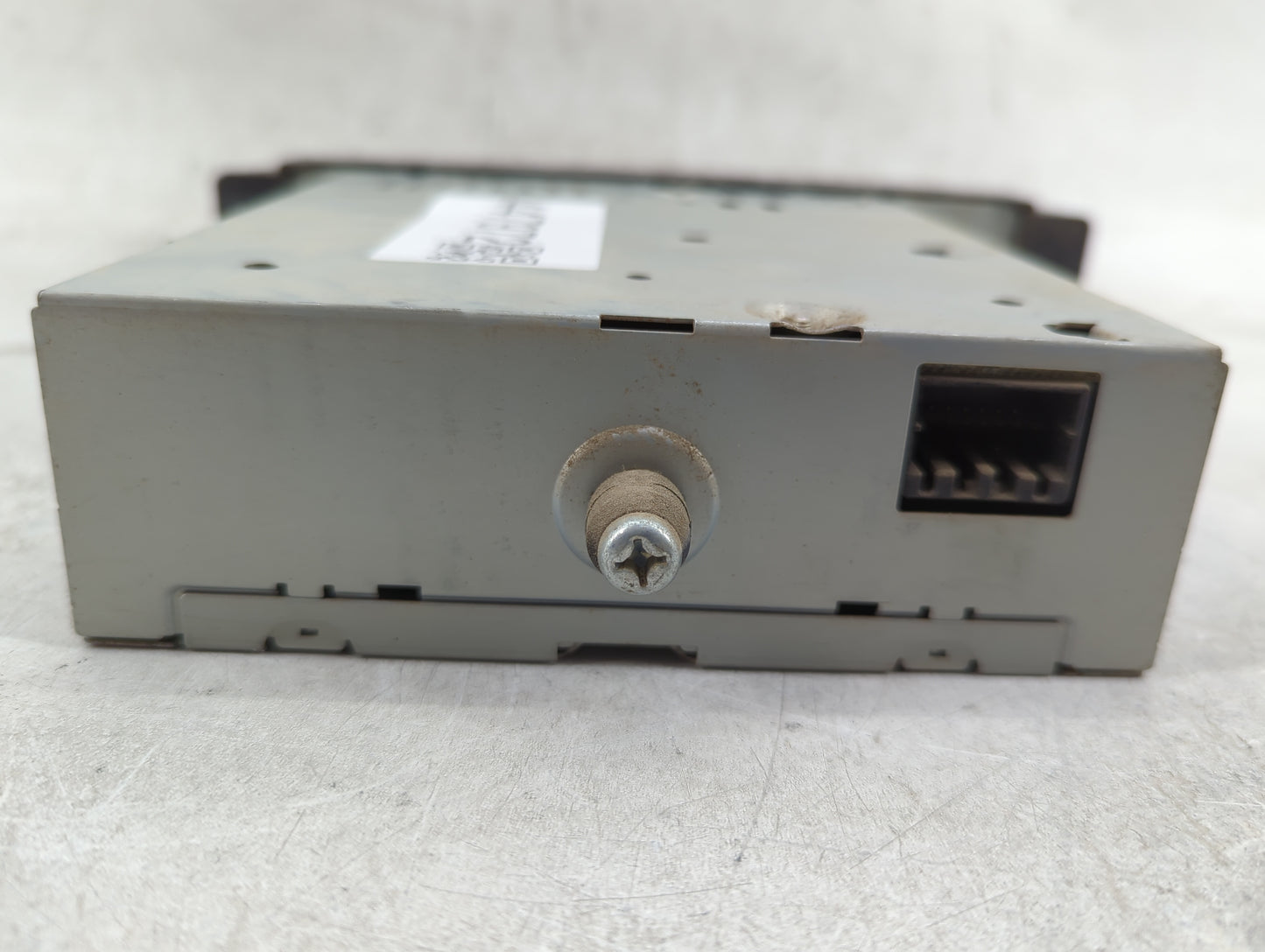 2010 Chrysler Town and Country Radio AM FM Cd Player Receiver Replacement P/N:64063AE Fits OEM Used Auto Parts - Oemusedauto