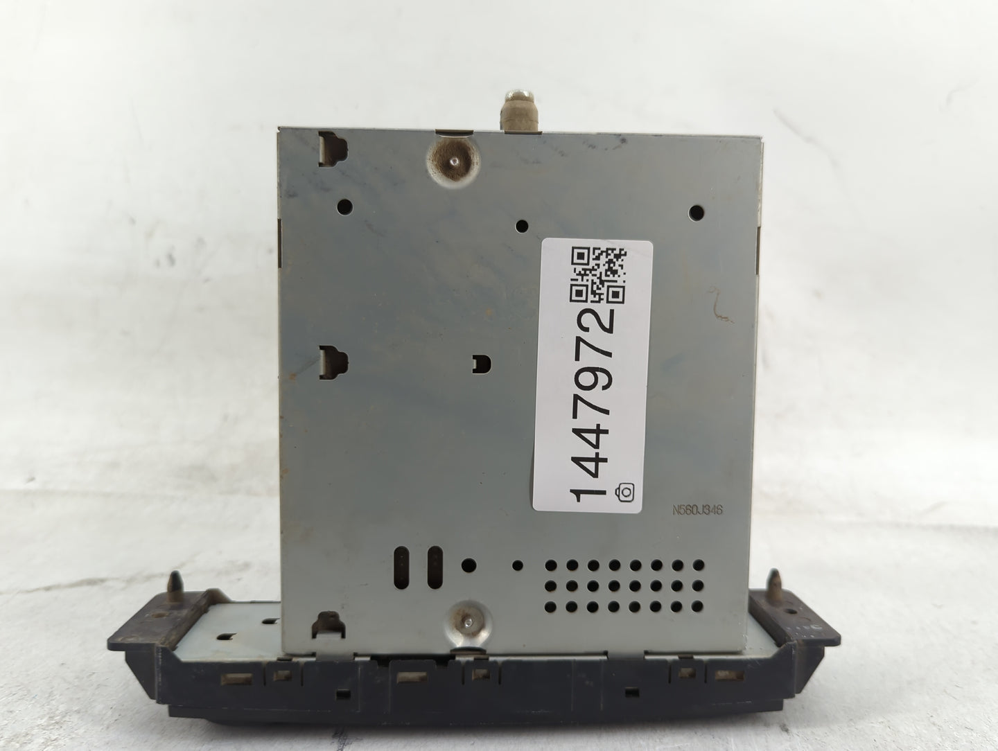 2010 Chrysler Town and Country Radio AM FM Cd Player Receiver Replacement P/N:64063AE Fits OEM Used Auto Parts - Oemusedauto