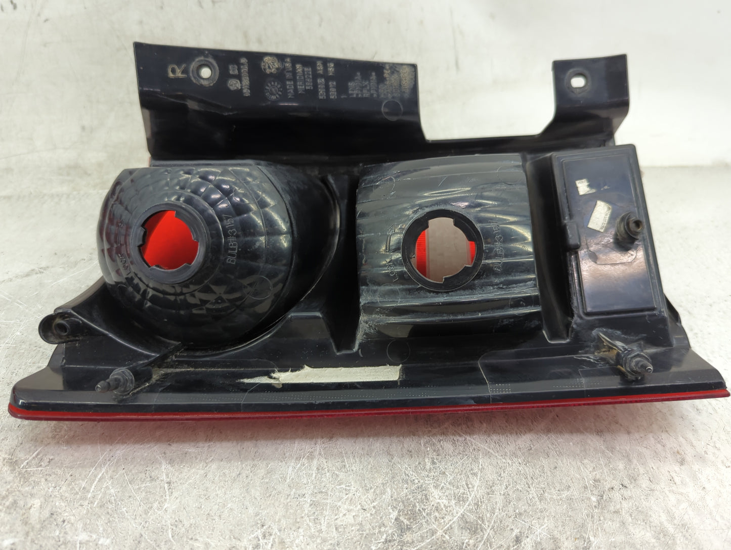 2010 Chrysler Town and Country Tail Light Assembly Driver Left OEM P/N:58622E 53012ASM, 53012HSG Fits OEM Used Auto Parts - 
