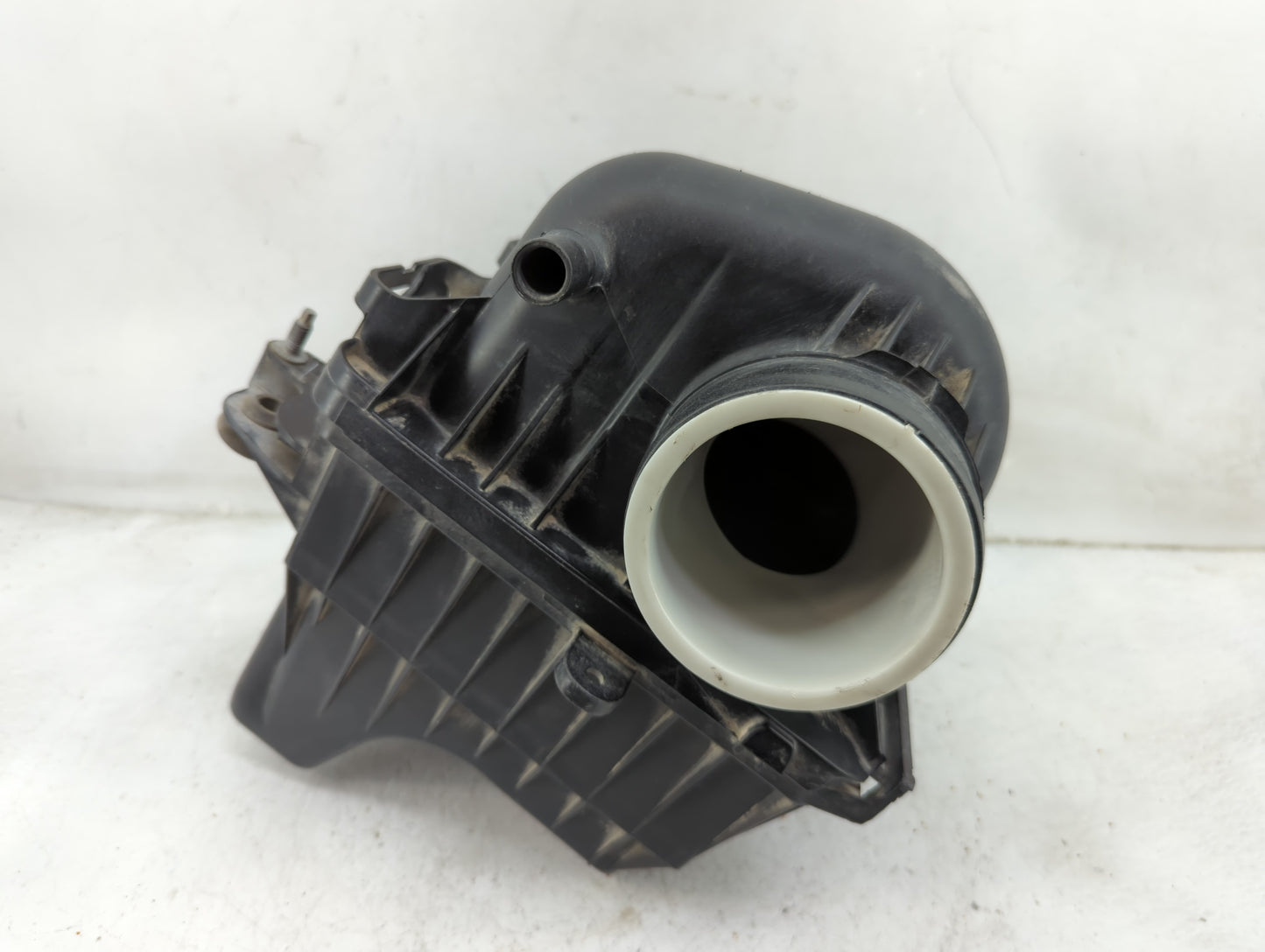 Chrysler Town And Country Air Cleaner Intake-duct Hose Tube - Oemusedautoparts1.com