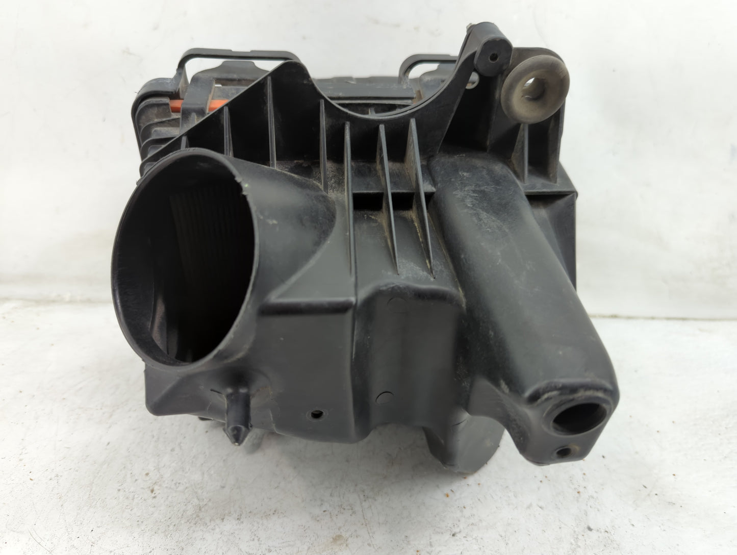 Chrysler Town And Country Air Cleaner Intake-duct Hose Tube - Oemusedautoparts1.com