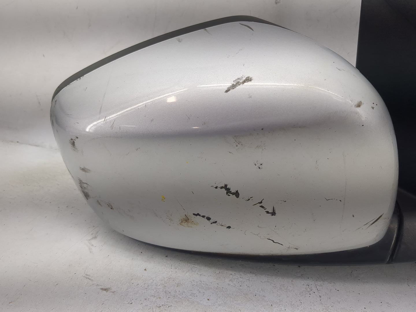2010 Chrysler Town and Country Passenger Side View Mirror - Right Door Mirror OEM Used - Oemusedautoparts1.com