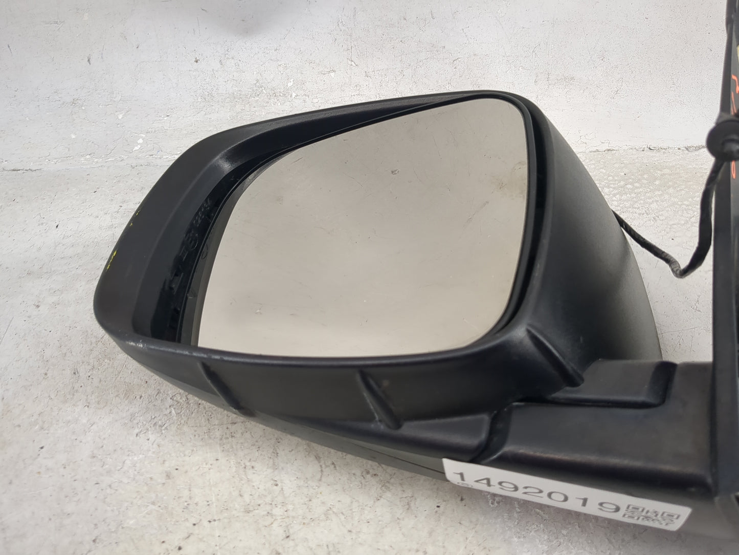 2010 Chrysler Town and Country Driver Side View Mirror - Left Door Mirror OEM Used - Oemusedautoparts1.com