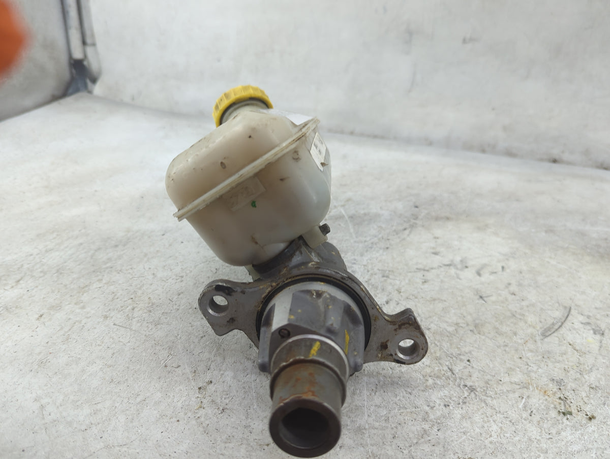 Chrysler Town And Country Brake Master Cylinder 1515673 - Oemusedautoparts1.com