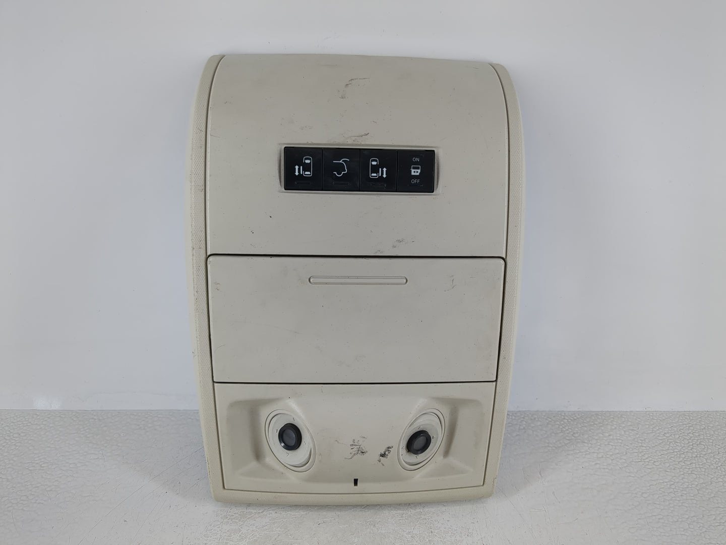 2008 Chrysler Town & Country Overhead Roof Console Interior Dome Light - Oemusedautoparts1.com