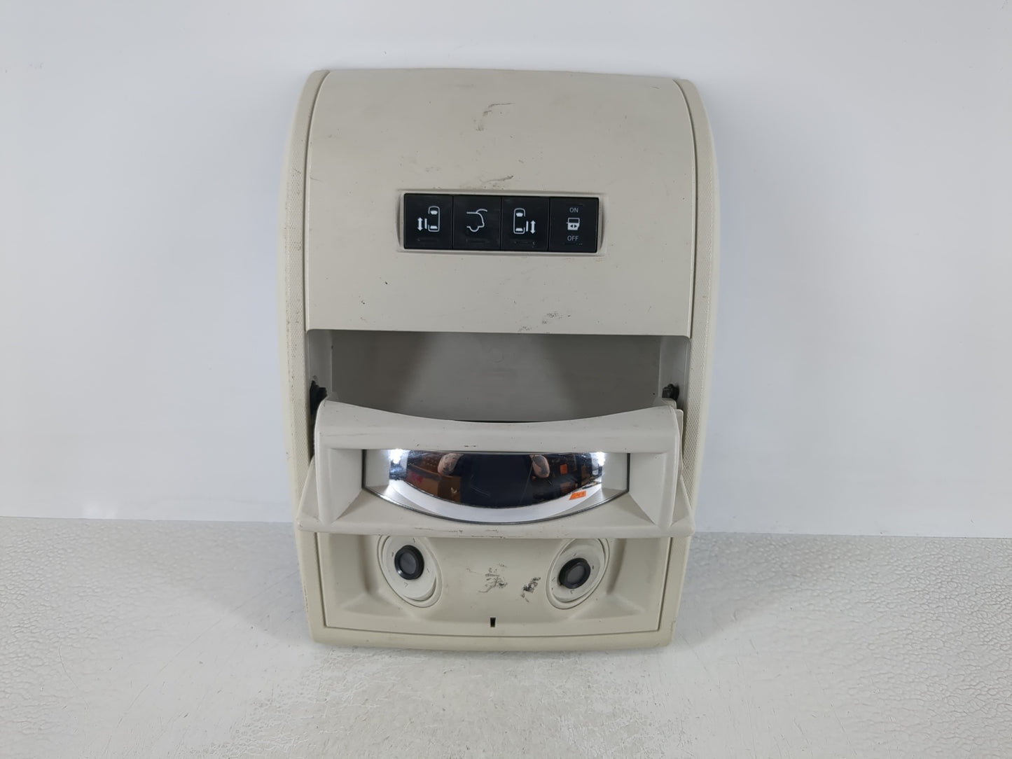 2008 Chrysler Town & Country Overhead Roof Console Interior Dome Light - Oemusedautoparts1.com