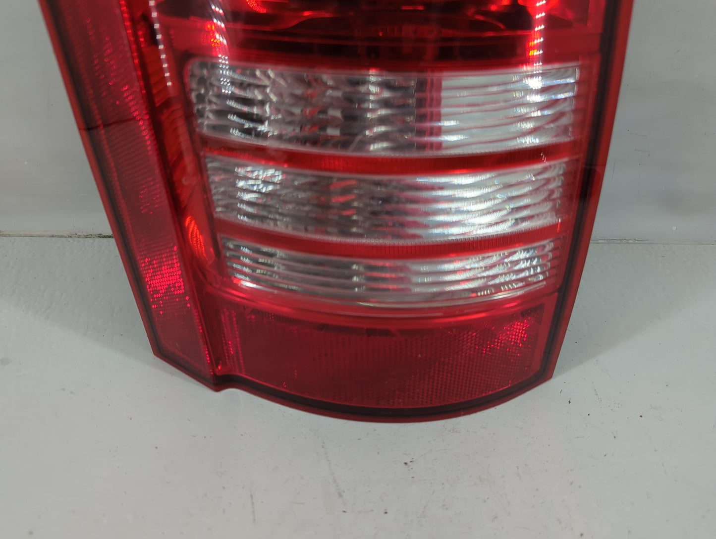 2008-2010 Chrysler Town & Country Tail Light Assembly Driver Left OEM P/N:05113201AD Fits Fits 2008 2009 2010 OEM Used Auto 
