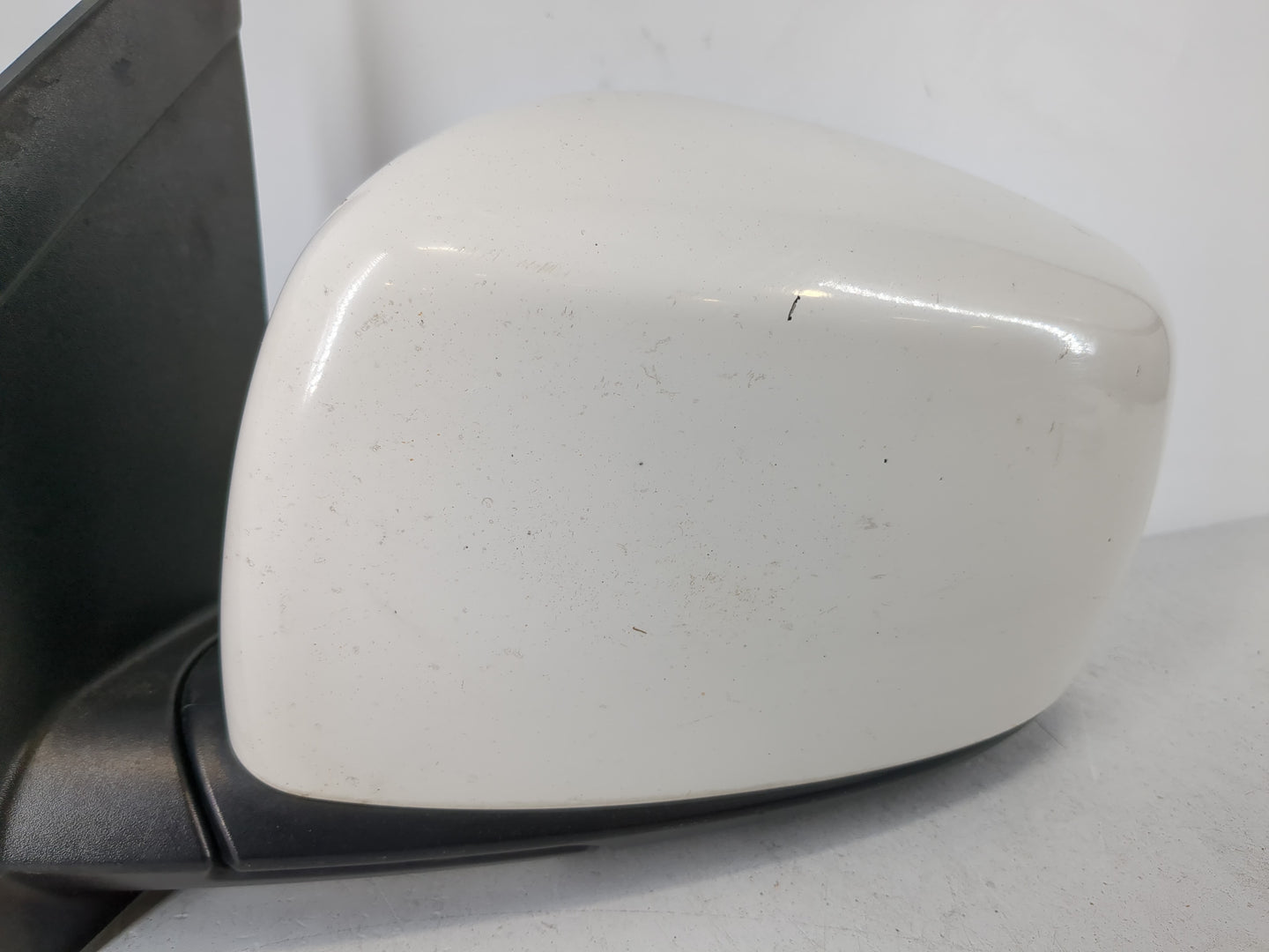 2008-2010 Chrysler Town & Country Driver Side View Mirror - Left Door Mirror OEM Used - Oemusedautoparts1.com